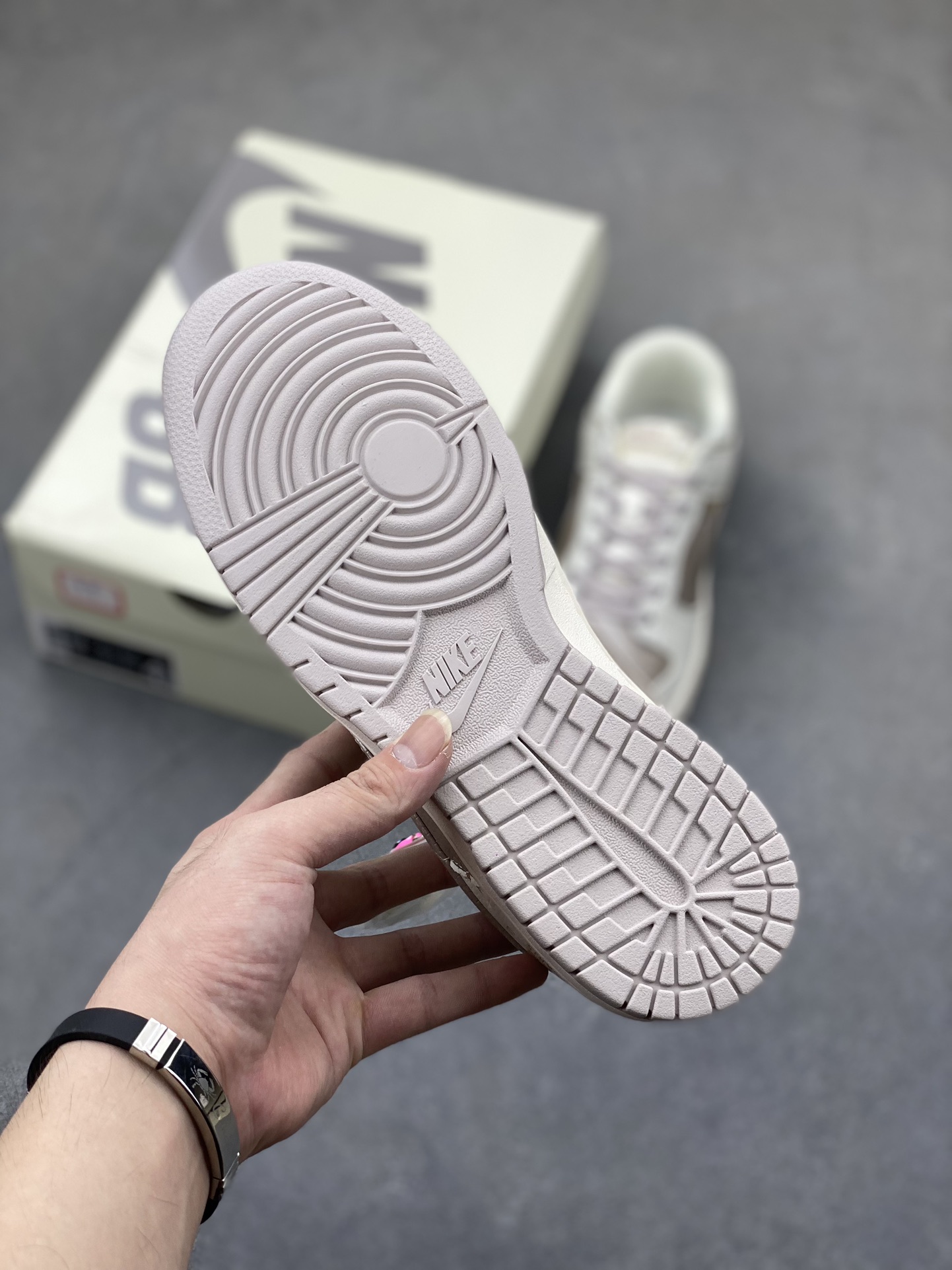 Nike SB Dunk Low "Hermes--" Anniversary Custom Sneakers 6 i1724974530 8622 4
