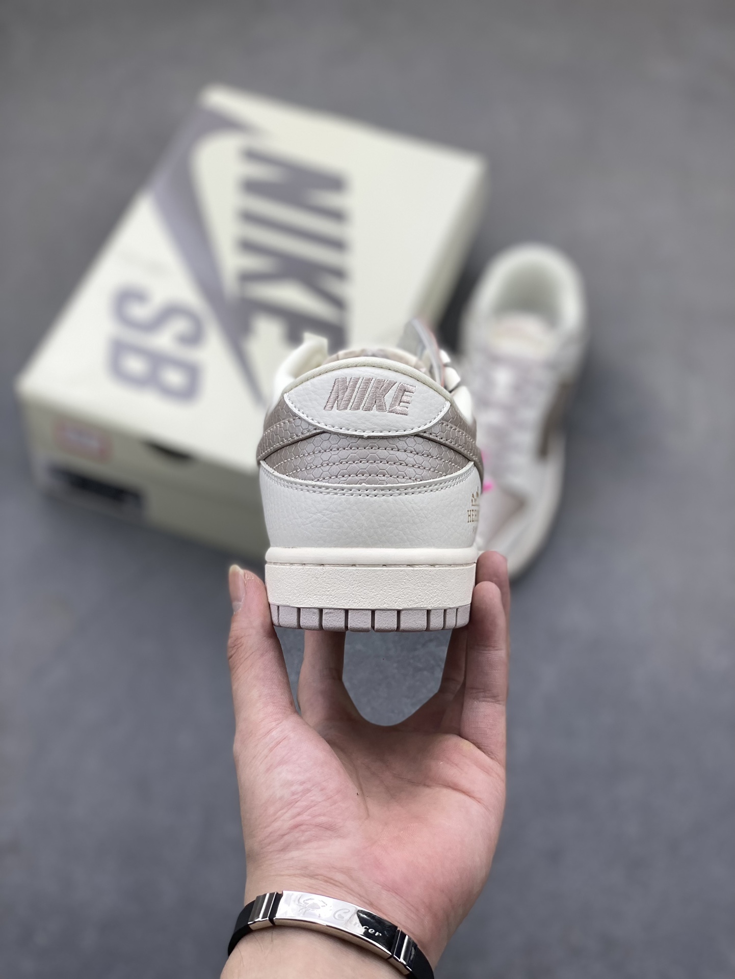 Nike SB Dunk Low "Hermes--" Anniversary Custom Sneakers 4 i1724974530 9050 7