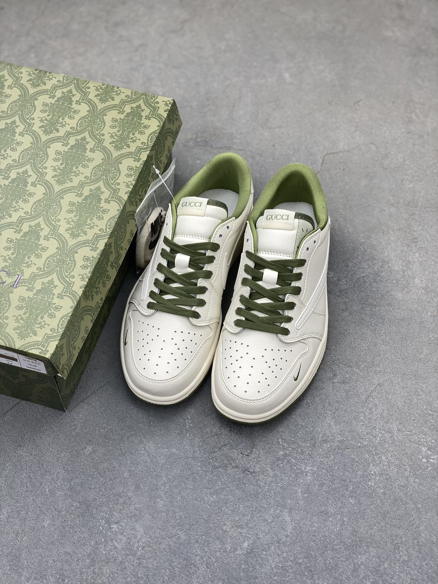 Travis Scott x Fragment Design x Jordan Air Jordan 1 Low OG SP Gucci 8 i1724974598 1844 3
