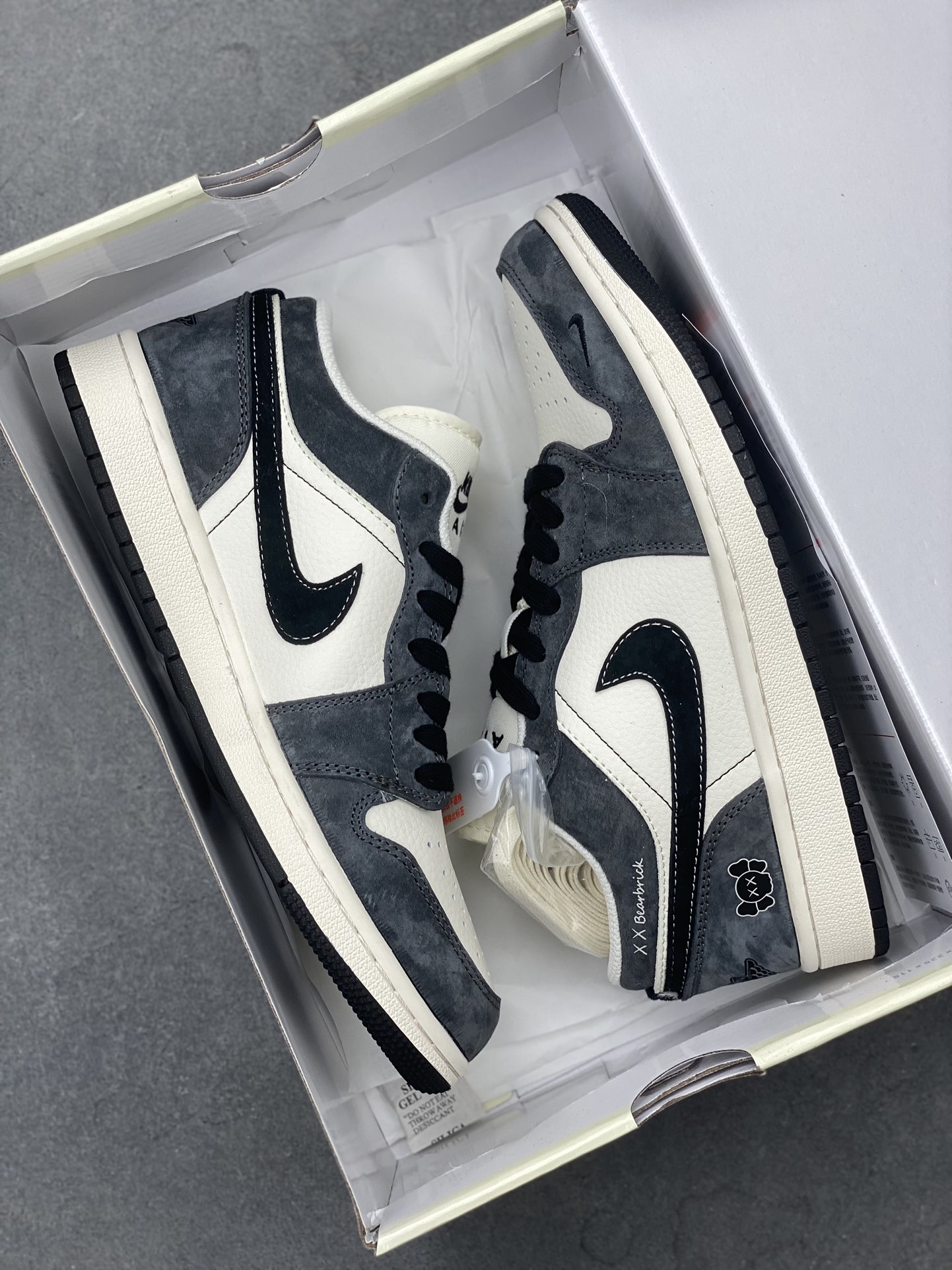 Nike Air Jordan 1 Low 'Be@rbrick' Black Velvet Basketball Shoes SJ9950-016 9 i1725050372 3525 1