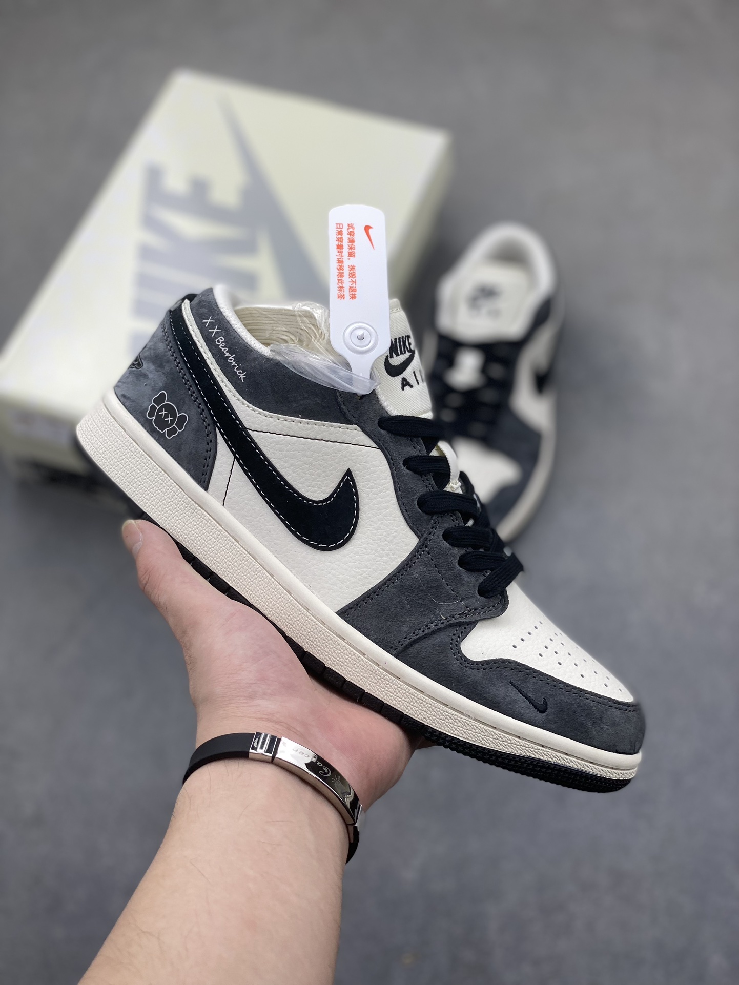 Nike Air Jordan 1 Low 'Be@rbrick' Black Velvet Basketball Shoes SJ9950-016 1 i1725050372 6608 4