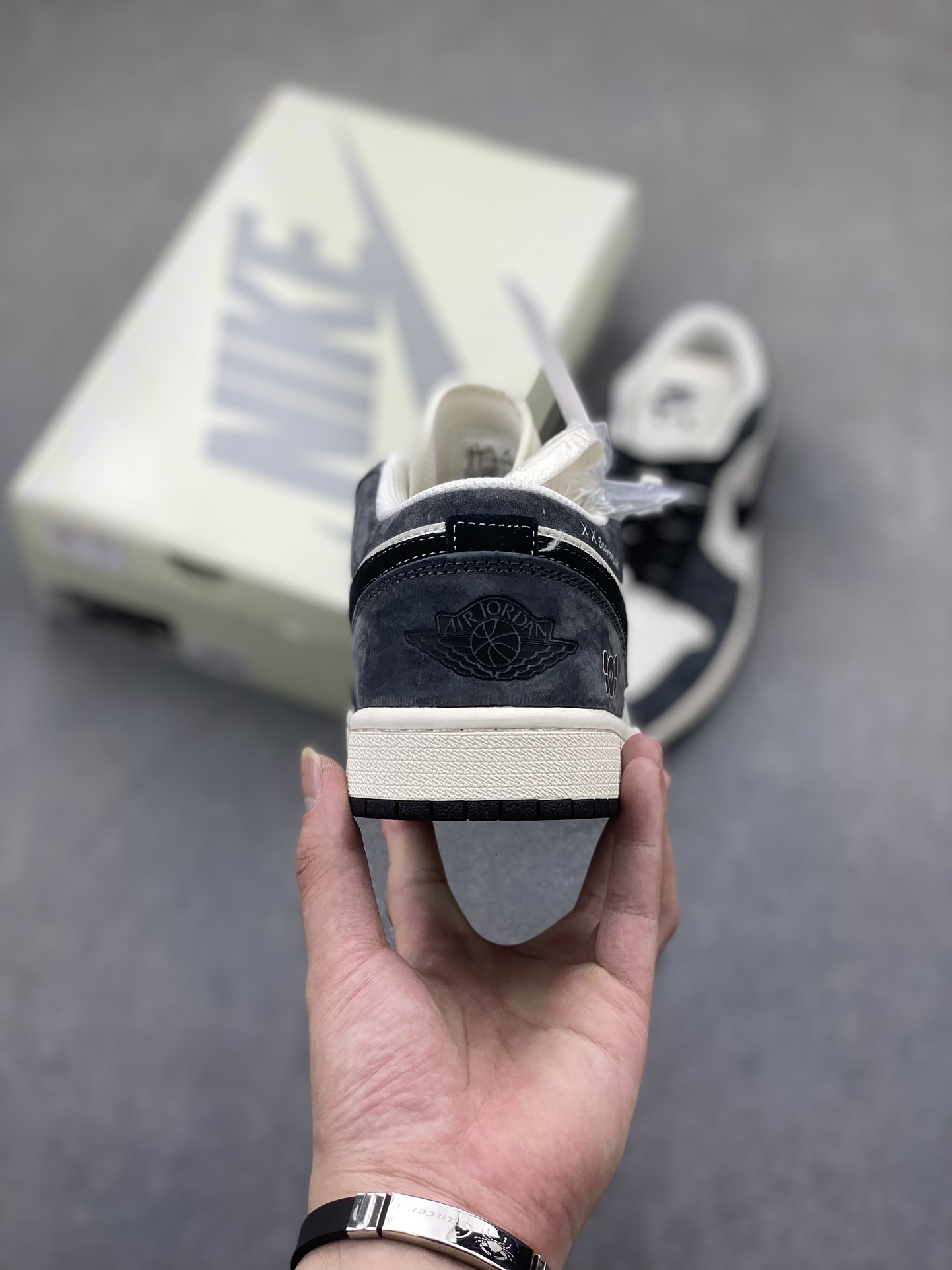 Nike Air Jordan 1 Low 'Be@rbrick' Black Velvet Basketball Shoes SJ9950-016 4 i1725050372 7439 7