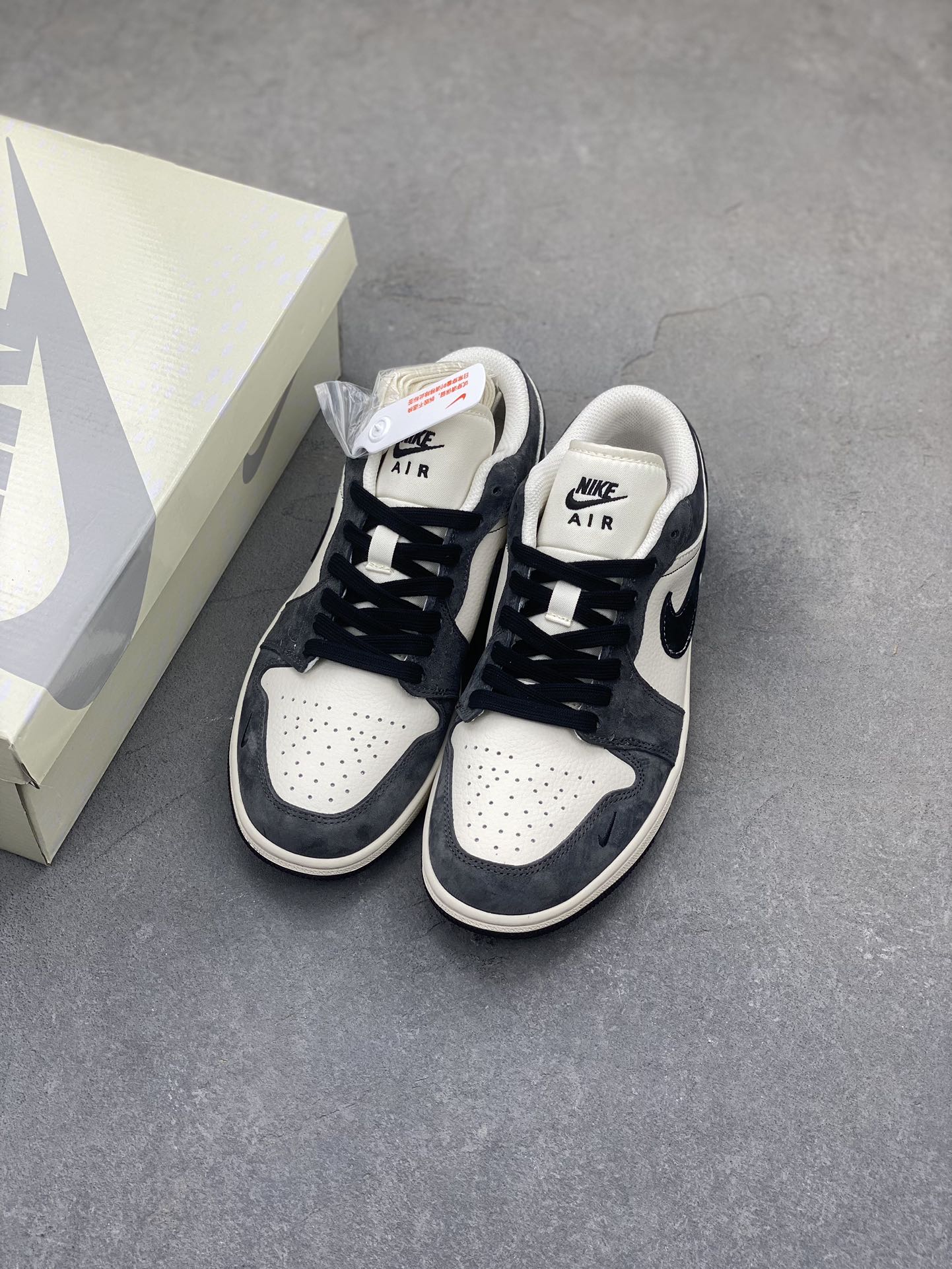 Nike Air Jordan 1 Low 'Be@rbrick' Black Velvet Basketball Shoes SJ9950-016 8 i1725050372 8744 3