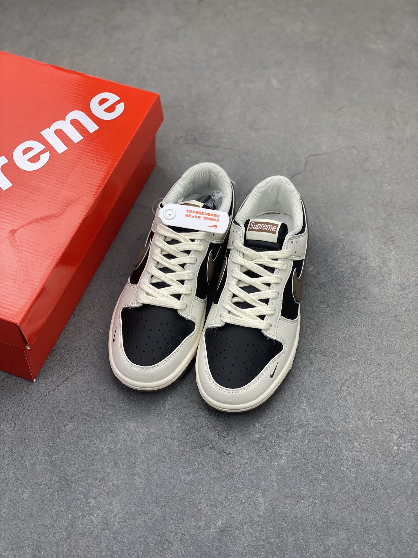 Nike SB Dunk Low x Supreme: Premium Comfort, Stylish Design - Available Now! 8 i1725224585 3004 4