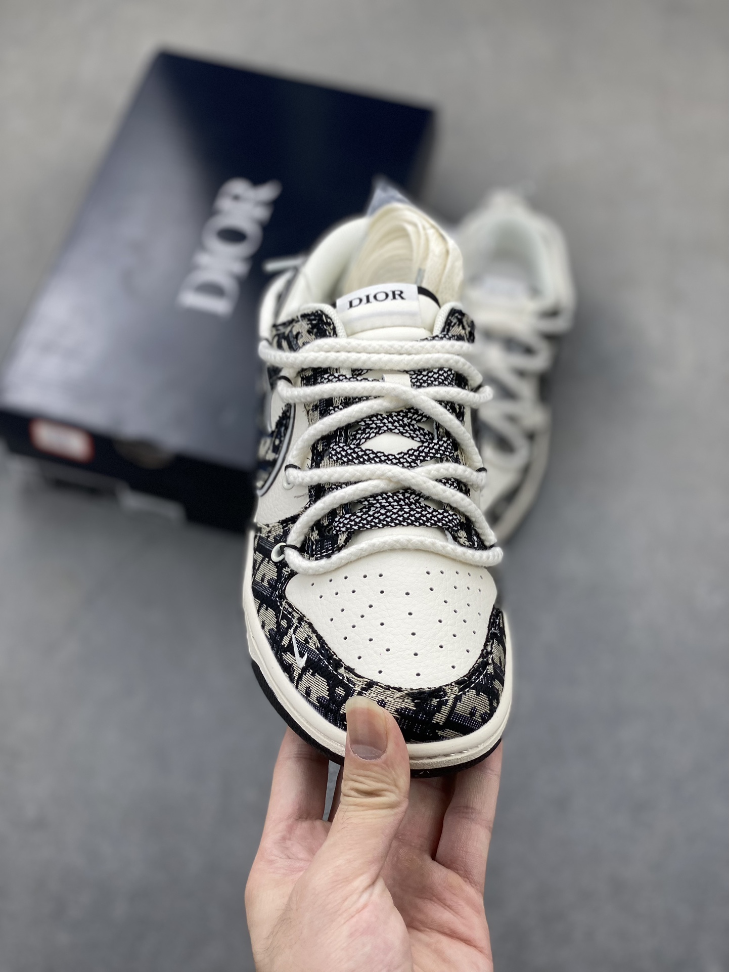 Nike SB Dunk Low x Dior Anniversary Custom Casual Sneakers - Limited Edition 3 i1725387933 1284 0