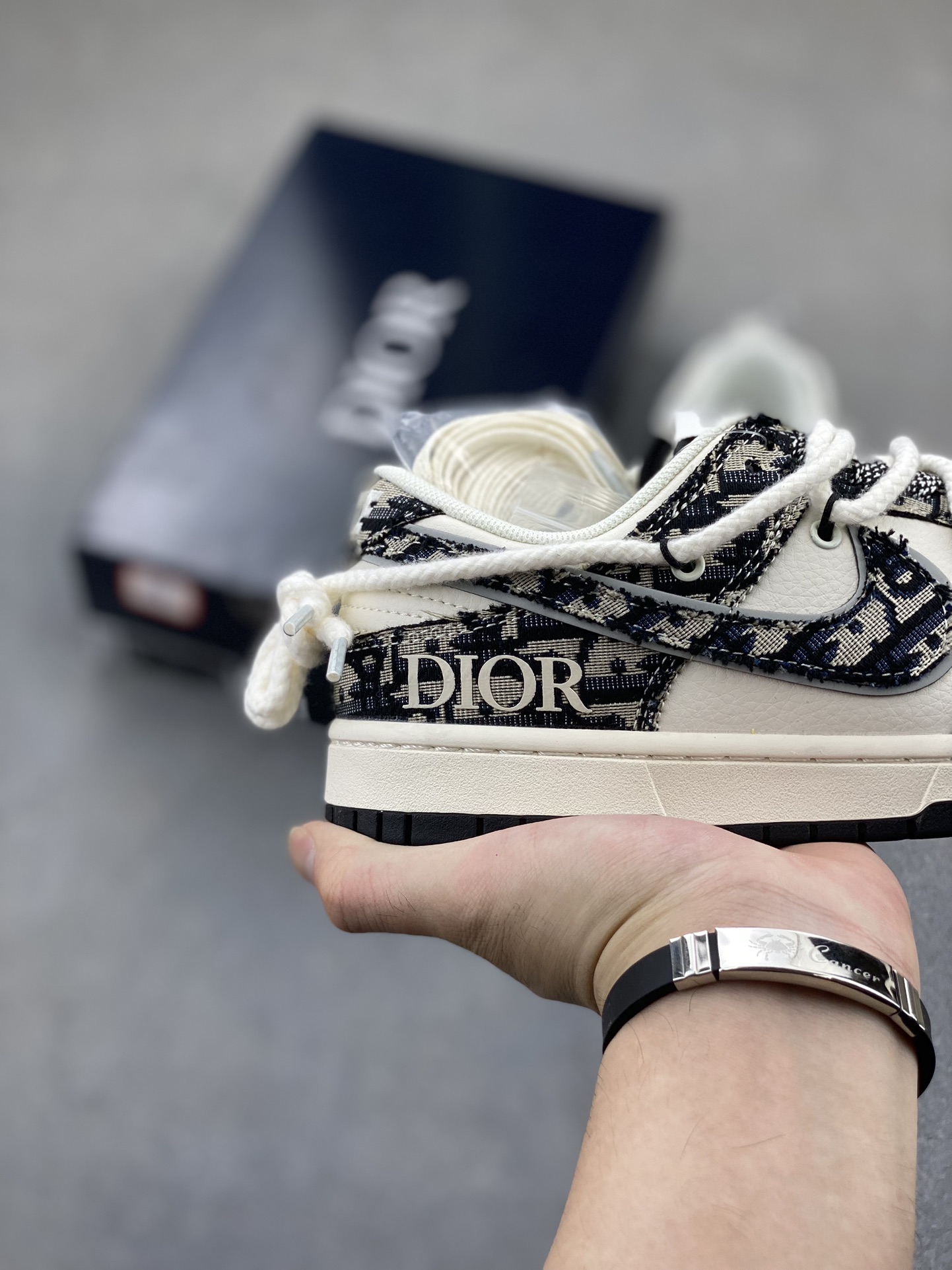 Nike SB Dunk Low x Dior Anniversary Custom Casual Sneakers - Limited Edition 6 i1725387934 2751 3