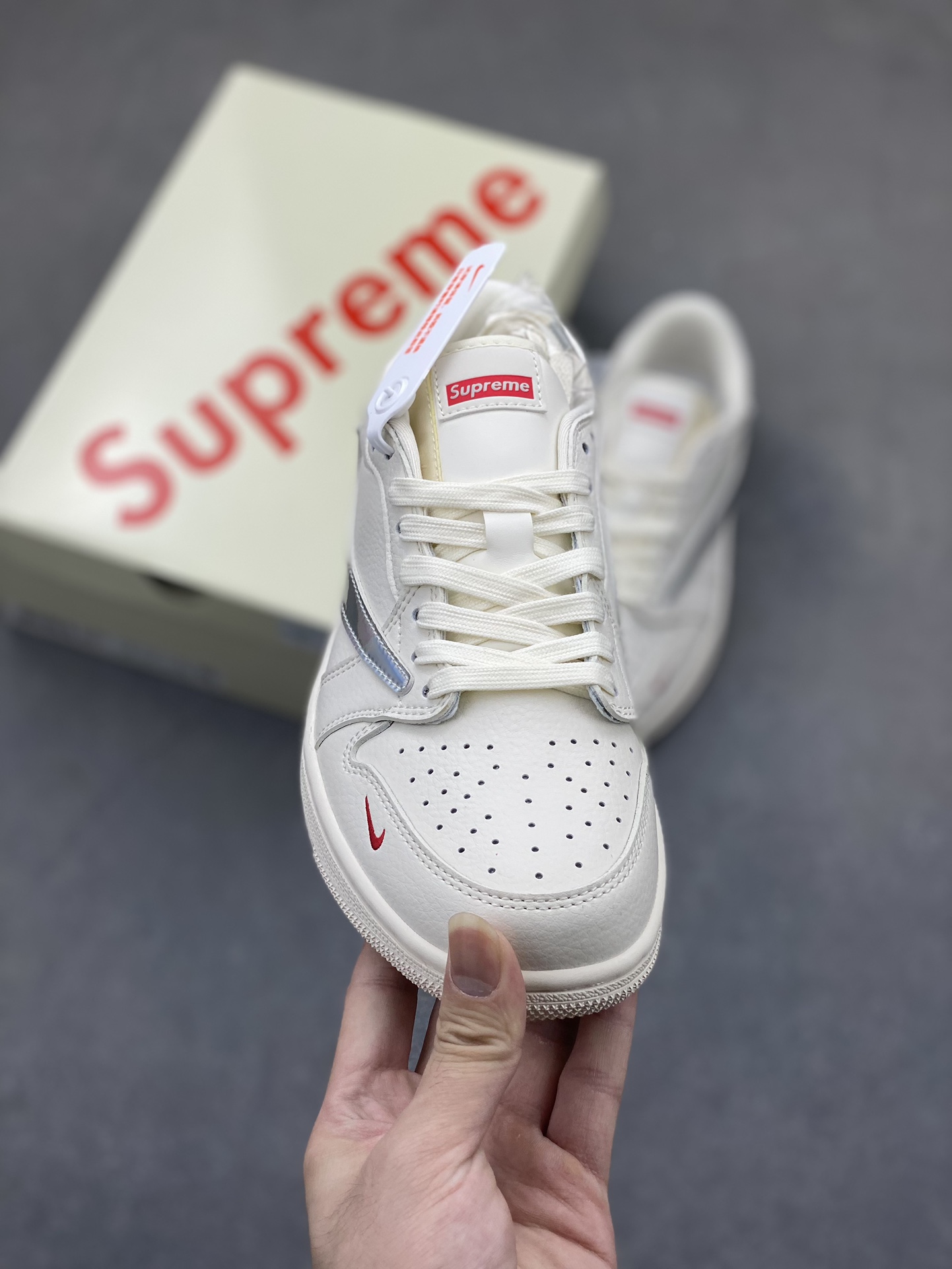 Travis Scott x Fragment Design x Jordan Air Jordan 1 Low OG SP Collab 2 i1725561206 2622 7