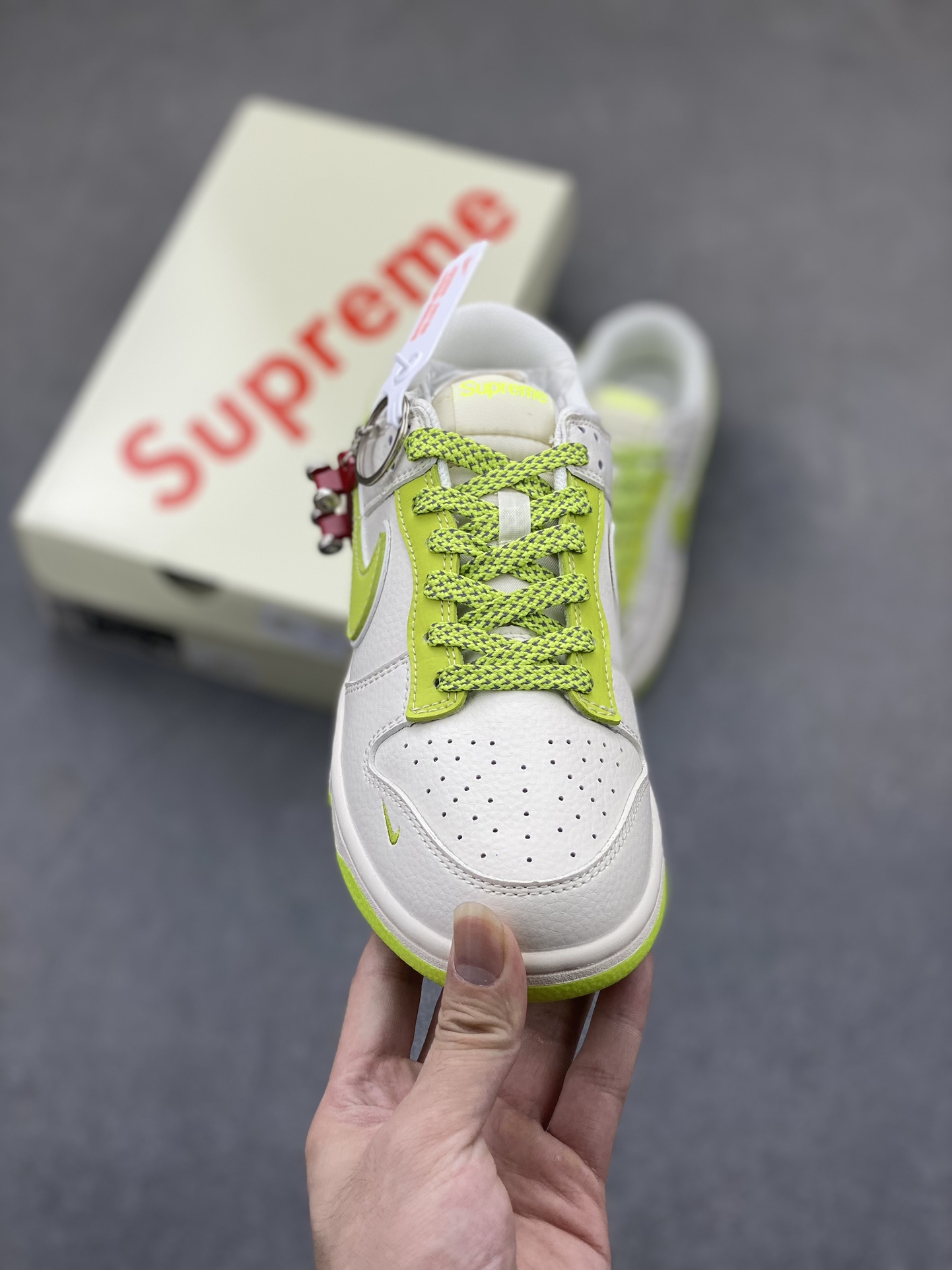 Nike SB Dunk Low Stone Island Supreme - Fluorescent Off White Sneakers 2 i1725653487 5238 0