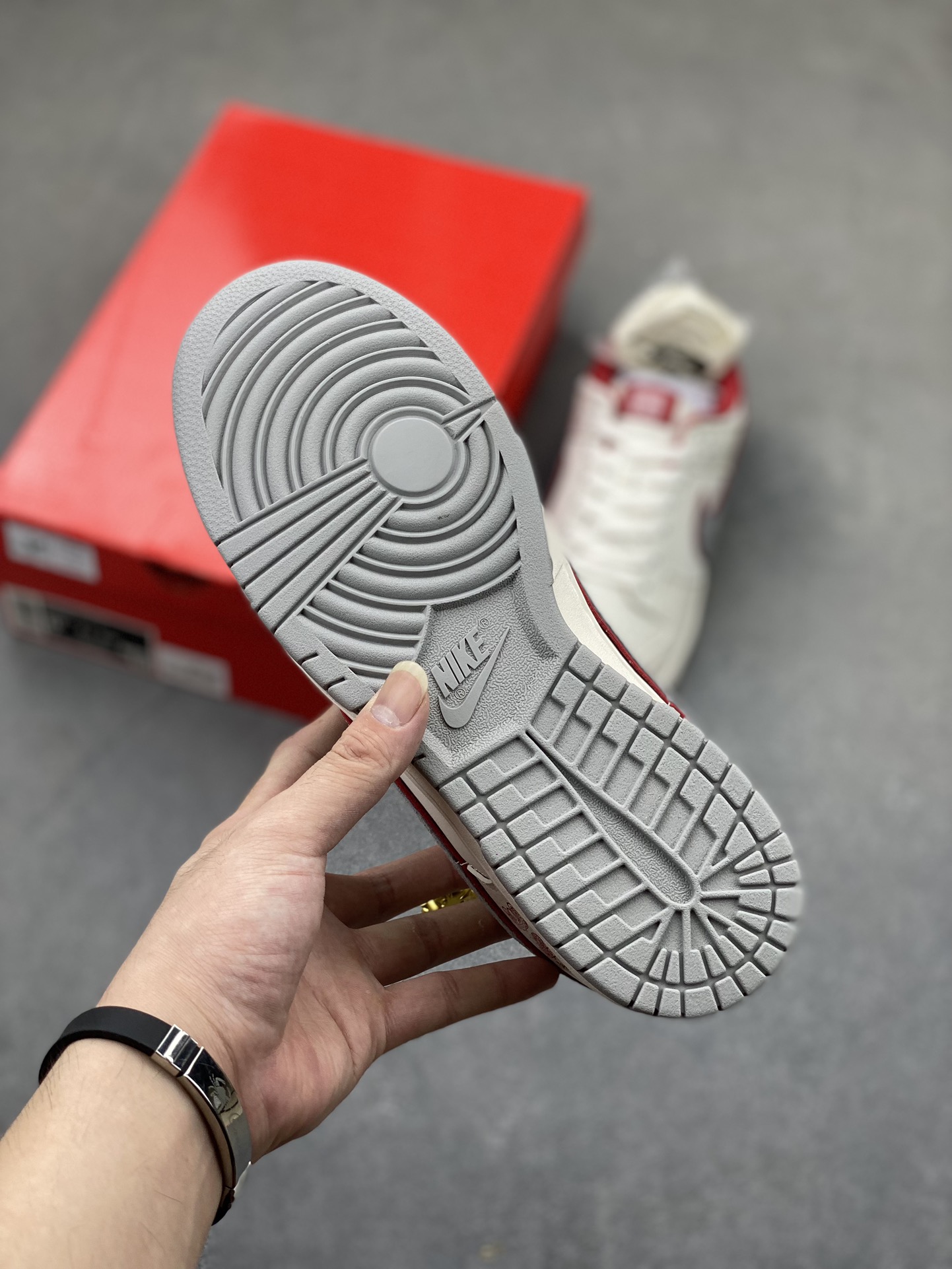 Nike SB Dunk Low "Year of The Dragon" Cream Grey Casual Sneakers 7 i1725653616 5231 8