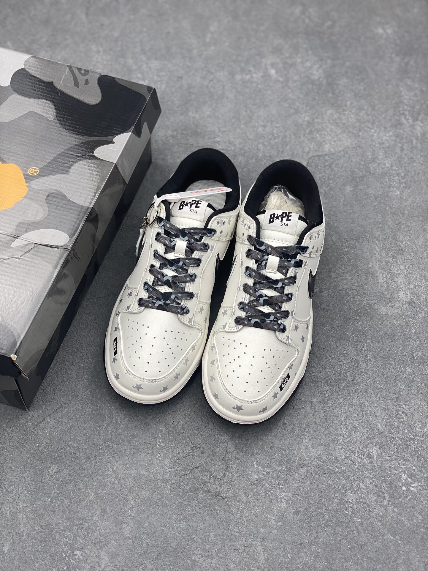 Nike SB Dunk Low BAPE 9 i1726422002 9049 6
