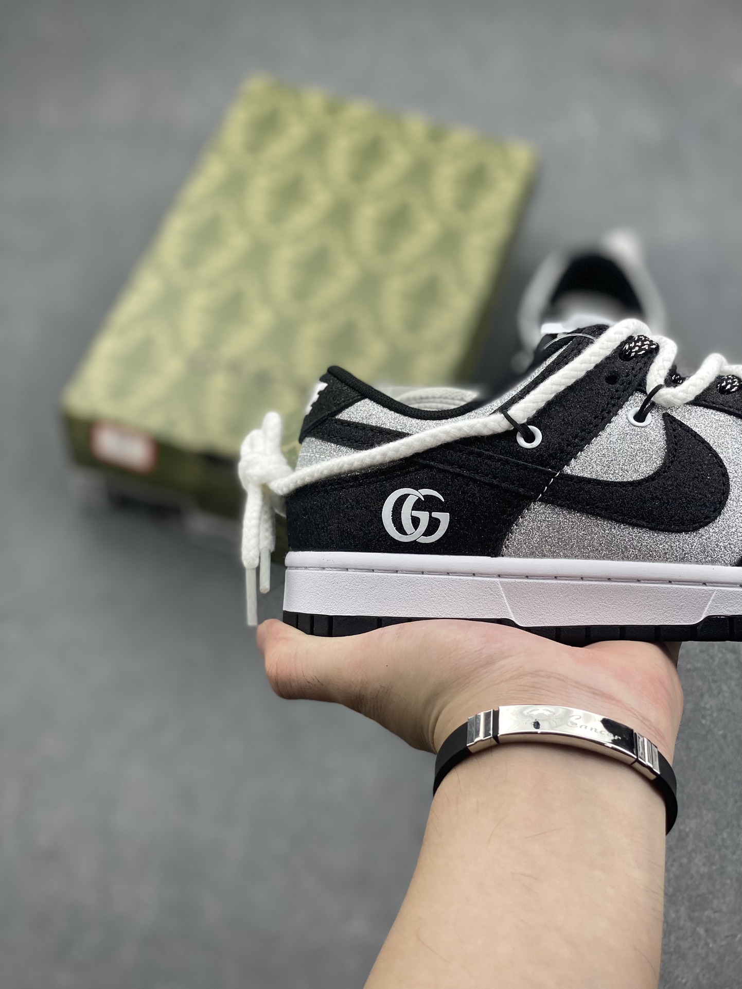 Nike SB Dunk Low Gucci - Anniversary Custom Low-Top Casual Skateboarding Shoes 6 i1726422298 2283 3