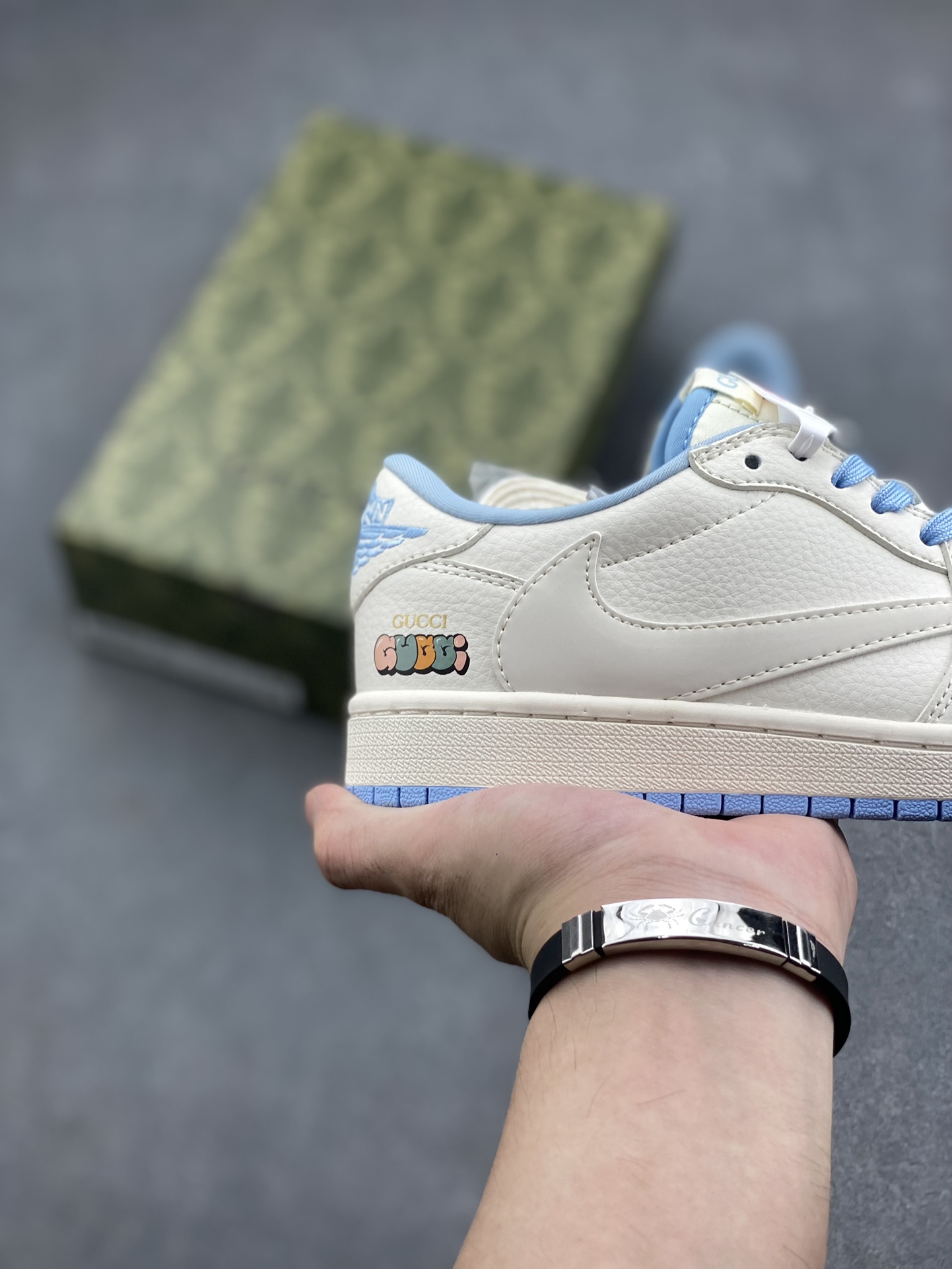 Travis Scott x Fragment Design x Jordan Air Jordan 1 Low OG SP 6 i1726938203 4192 0