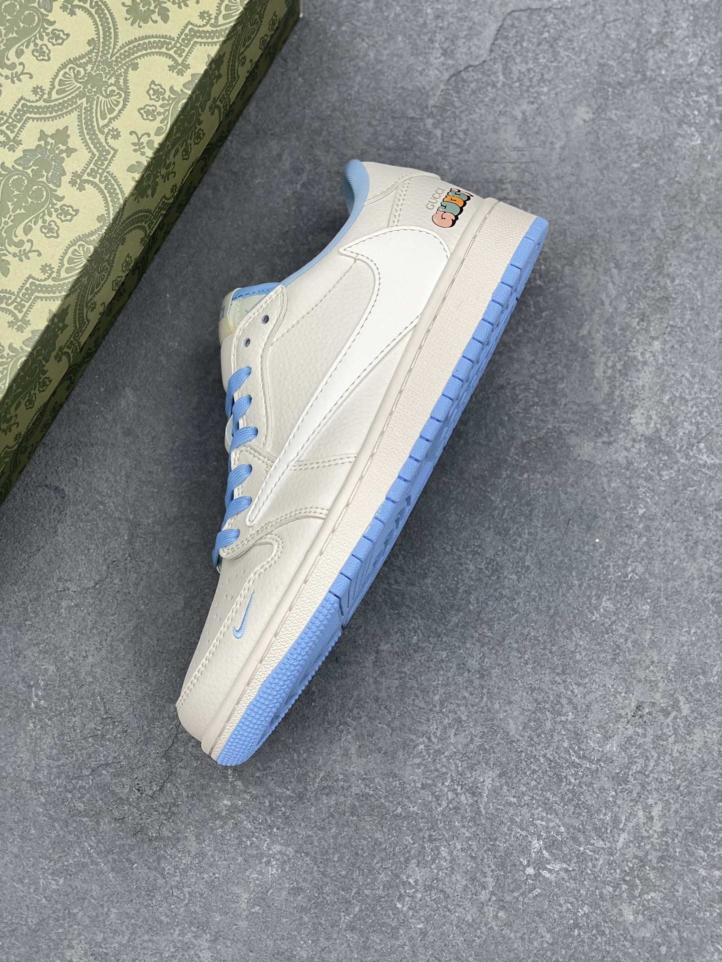 Travis Scott x Fragment Design x Jordan Air Jordan 1 Low OG SP 8 i1726938203 4653 0