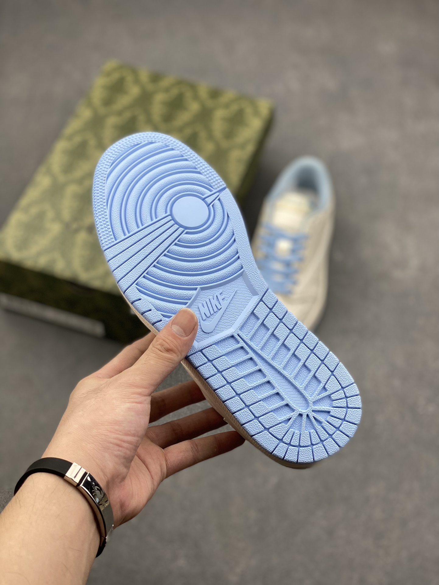 Travis Scott x Fragment Design x Jordan Air Jordan 1 Low OG SP 7 i1726938204 6048 0