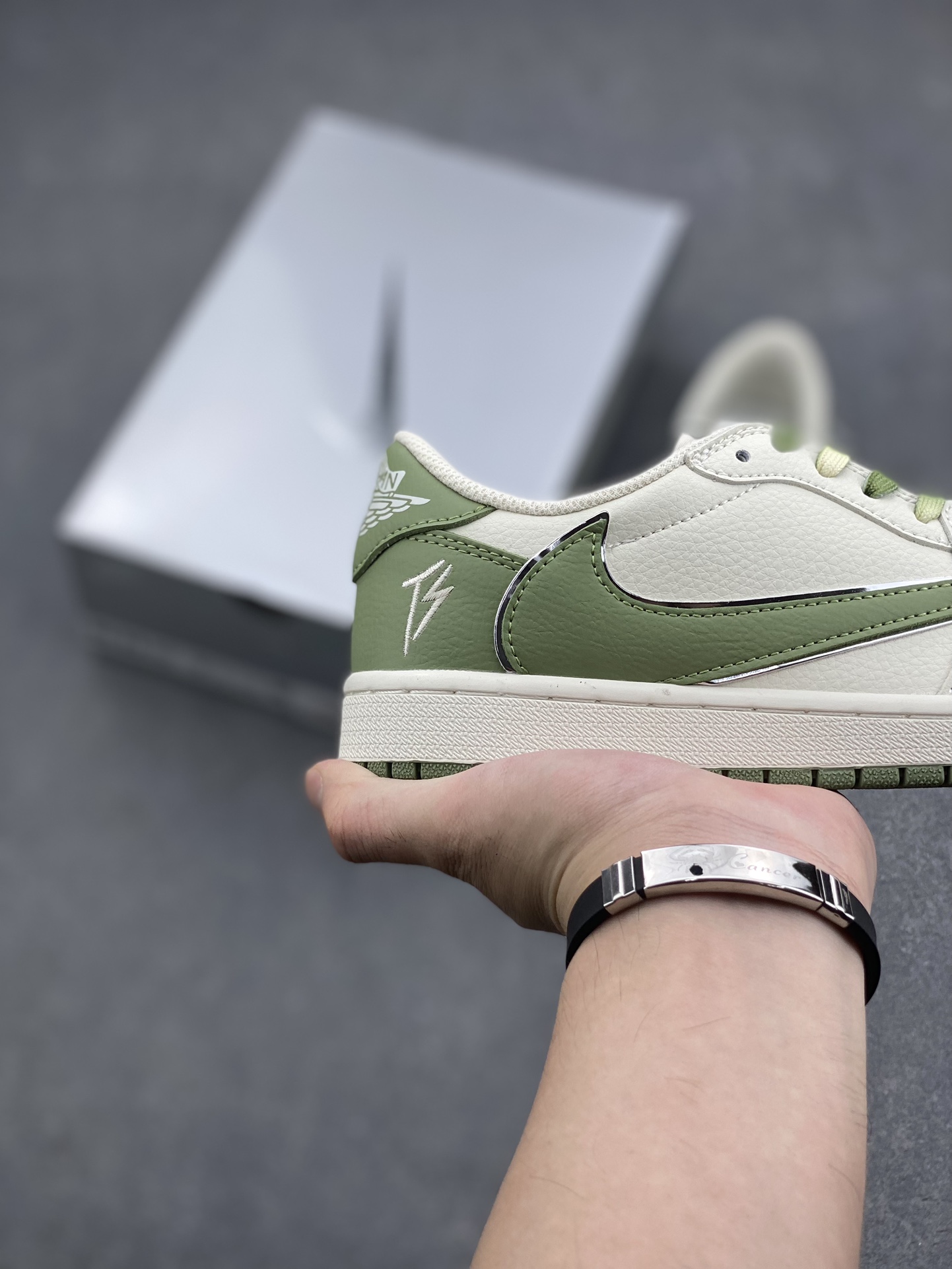 Travis Scott x Fragment Design Air Jordan 1 Low OG SP "Sail Green" 5 i1726938380 5679 5