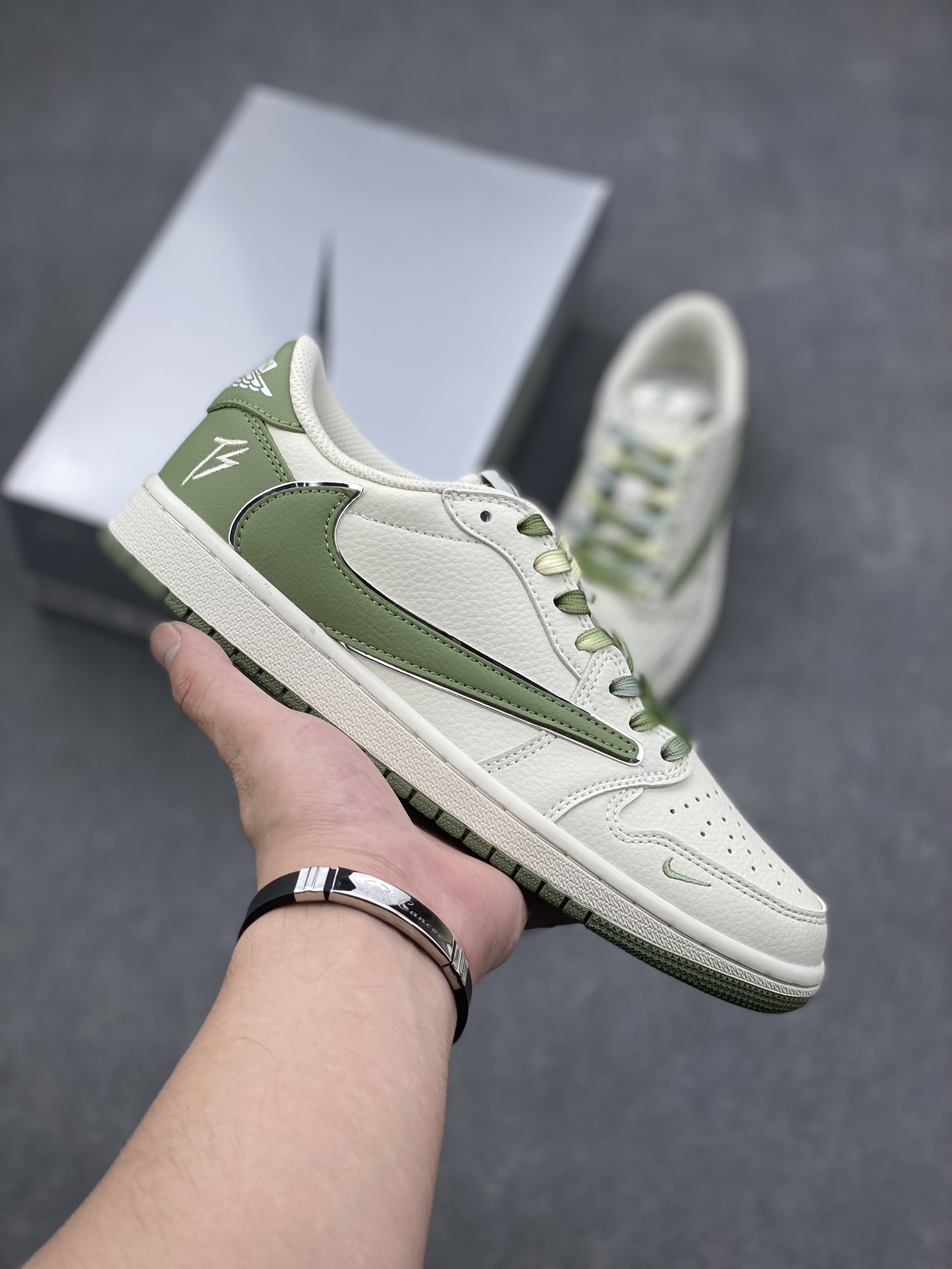 Travis Scott x Fragment Design Air Jordan 1 Low OG SP "Sail Green" 1 i1726938380 5748 3