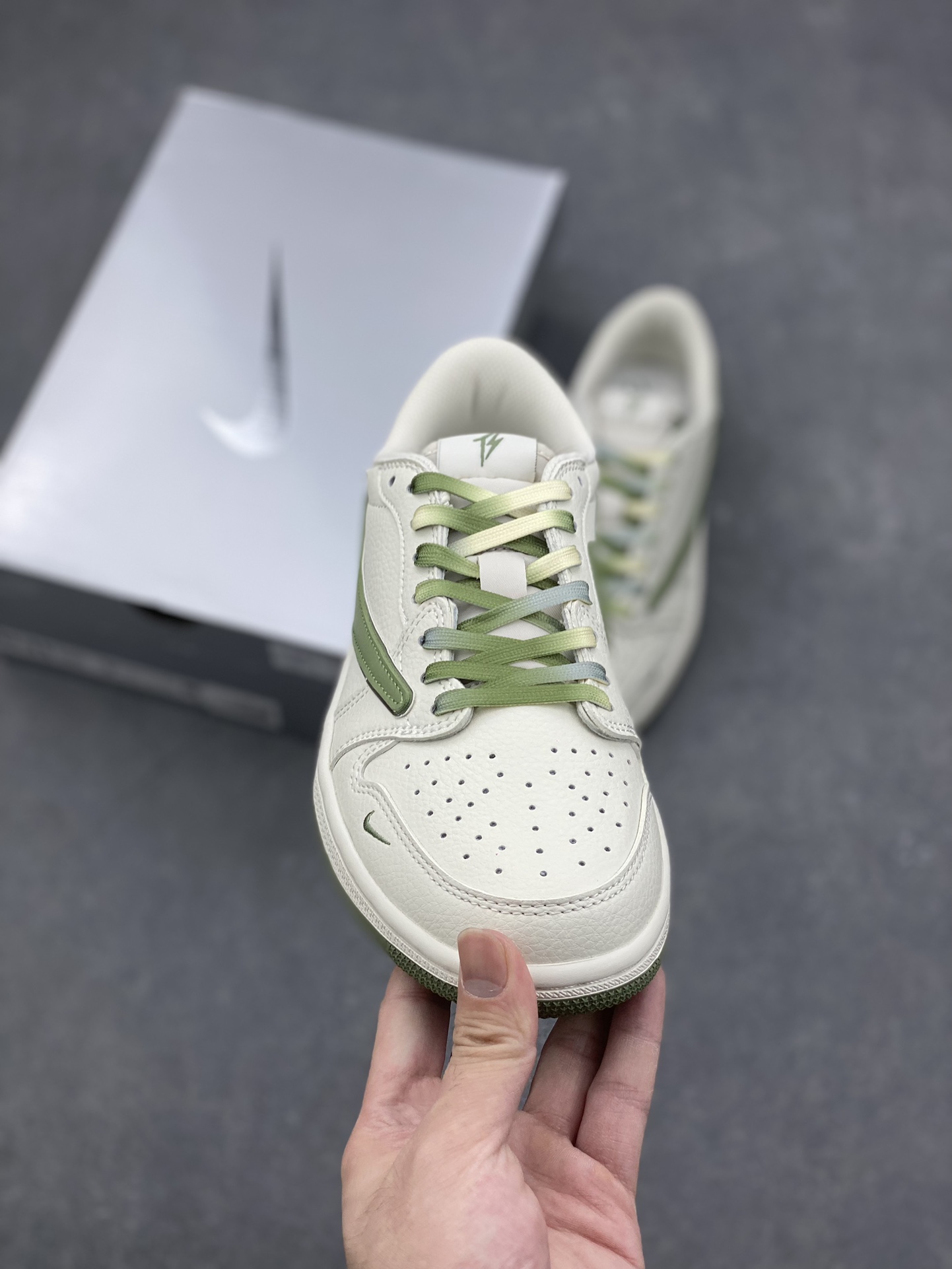 Travis Scott x Fragment Design Air Jordan 1 Low OG SP "Sail Green" 2 i1726938380 9975 4