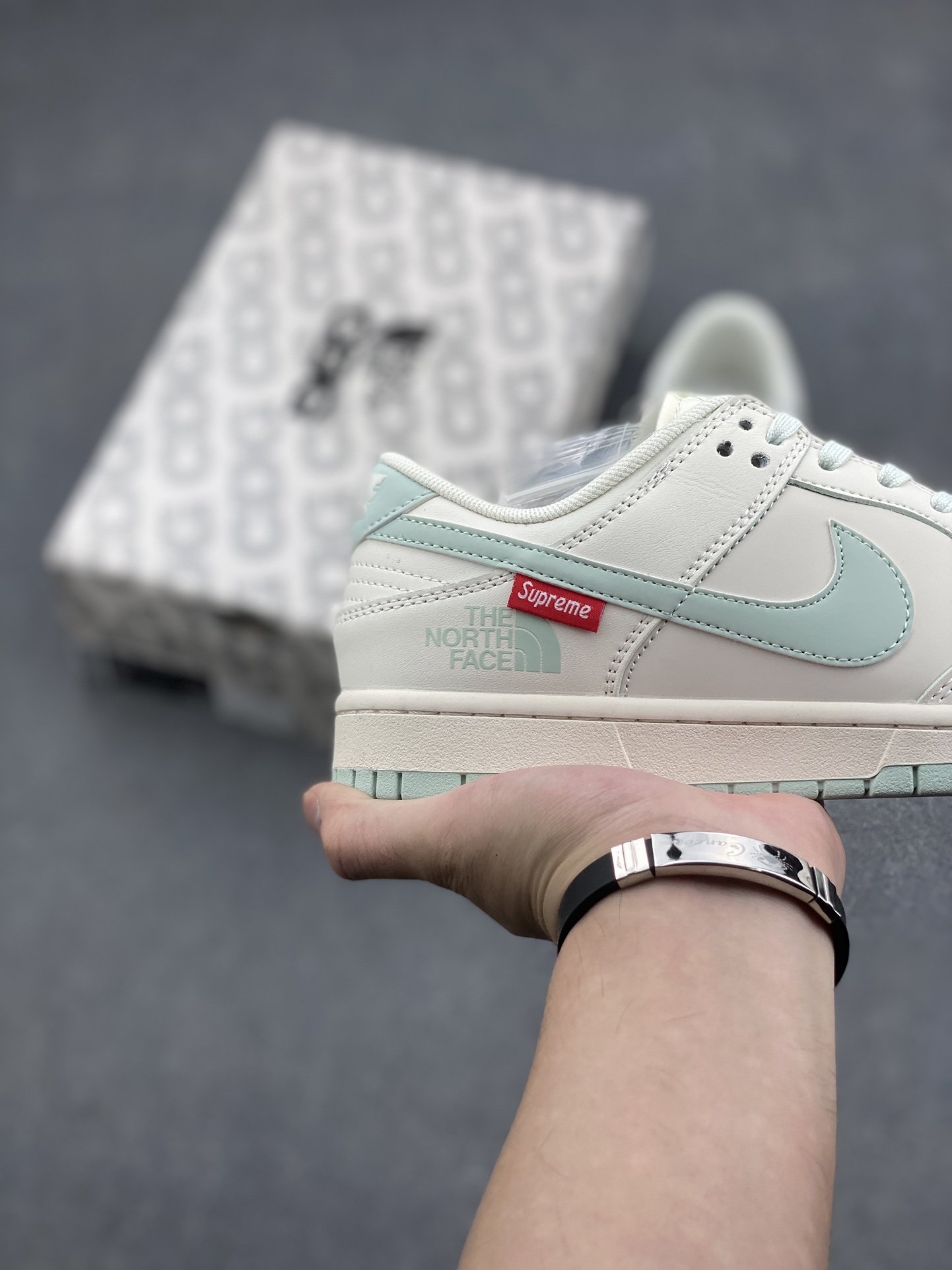 Nike SB Dunk Low The North Face Supreme Bamboo Green - Limited Edition 6 i1727023103 3406 4