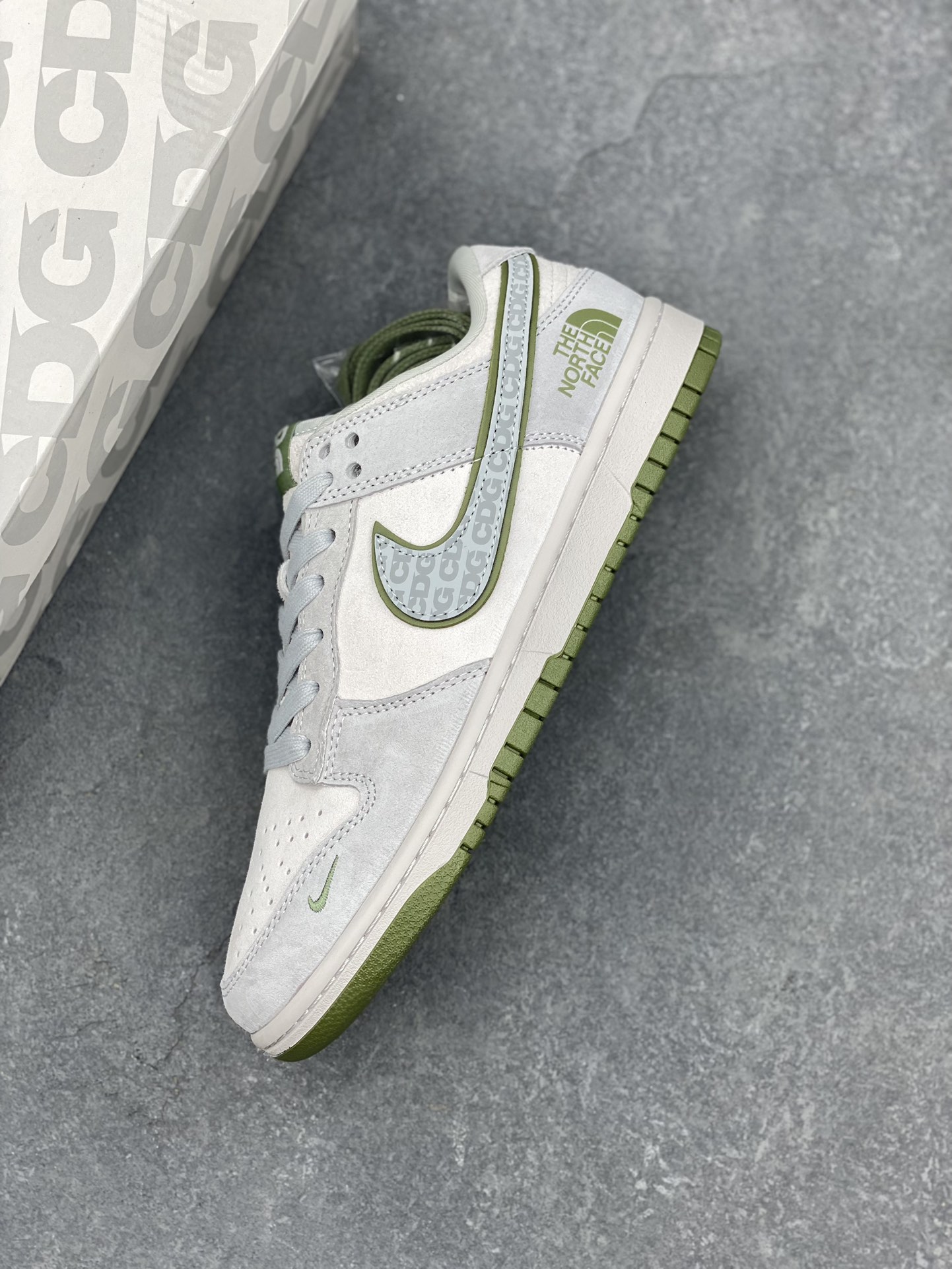 The North Face CDG Play x Nike Dunk Low Green Suede Sneakers 7 i1728424578 1723 3