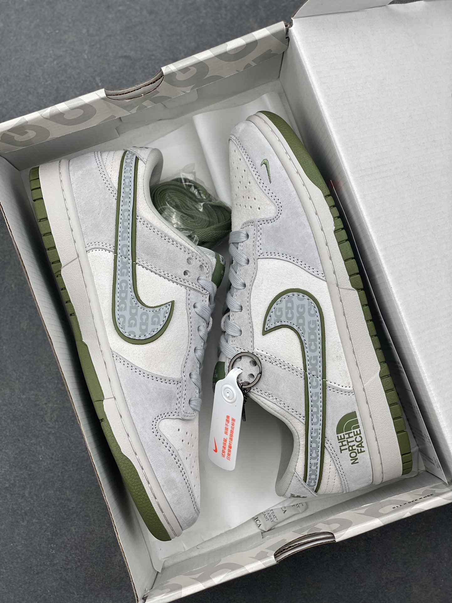 The North Face CDG Play x Nike Dunk Low Green Suede Sneakers 9 i1728424578 5438 5
