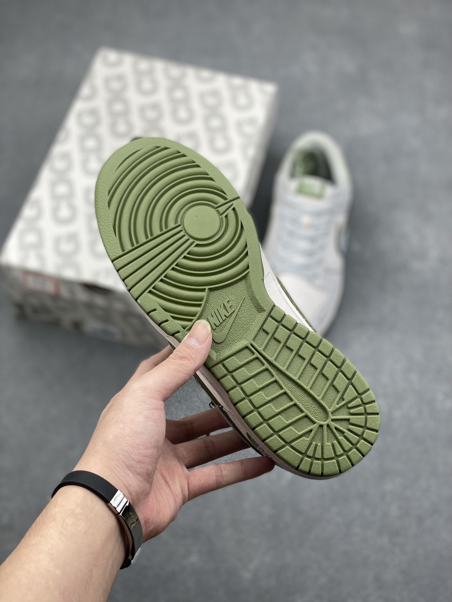 The North Face CDG Play x Nike Dunk Low Green Suede Sneakers 6 i1728424578 5753 1