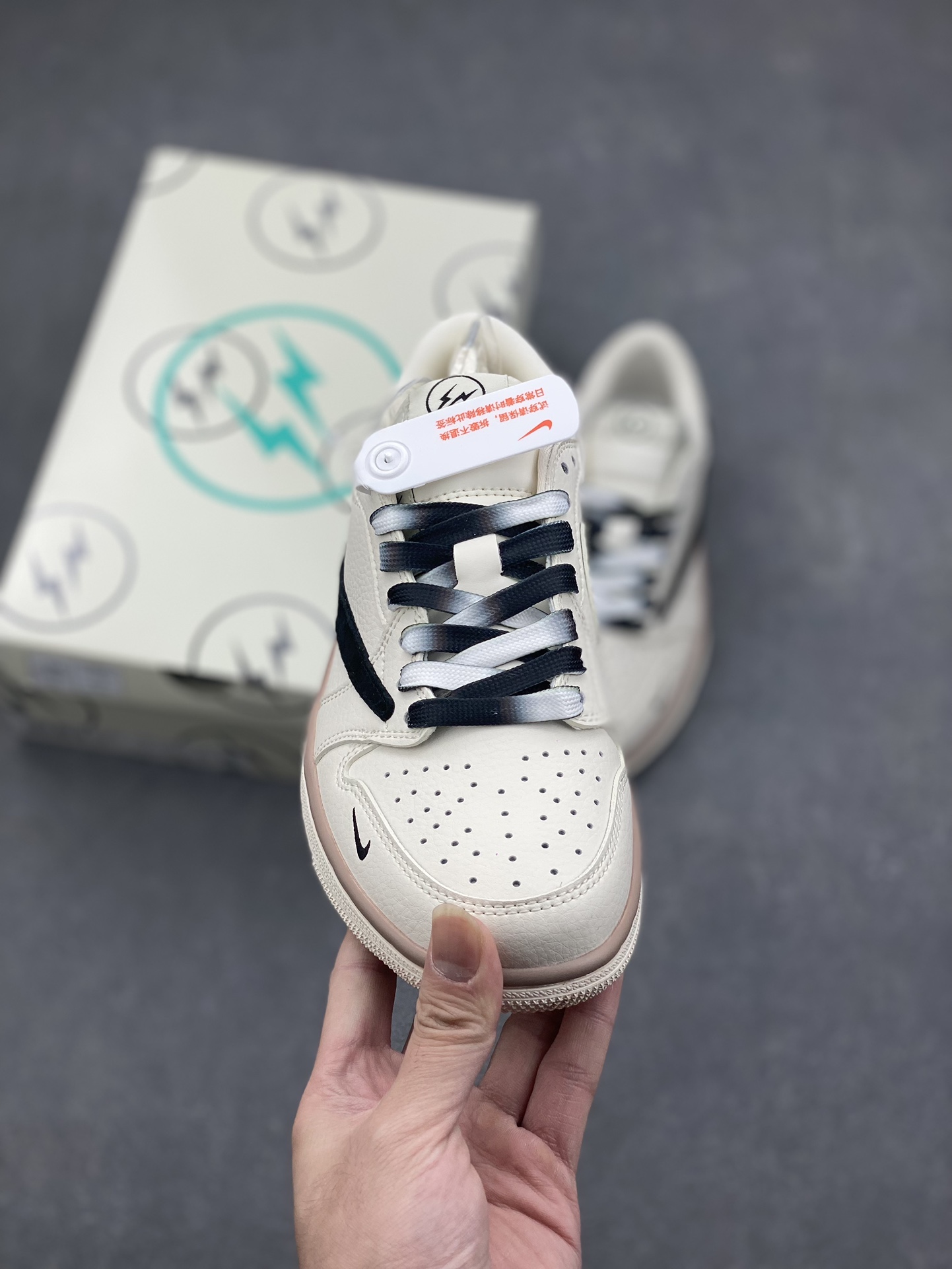 Travis Scott x Nike Air Jordan 1 Low Reverse Mocha - Premium Quality Sneakers 3 i1728598582 5151 5