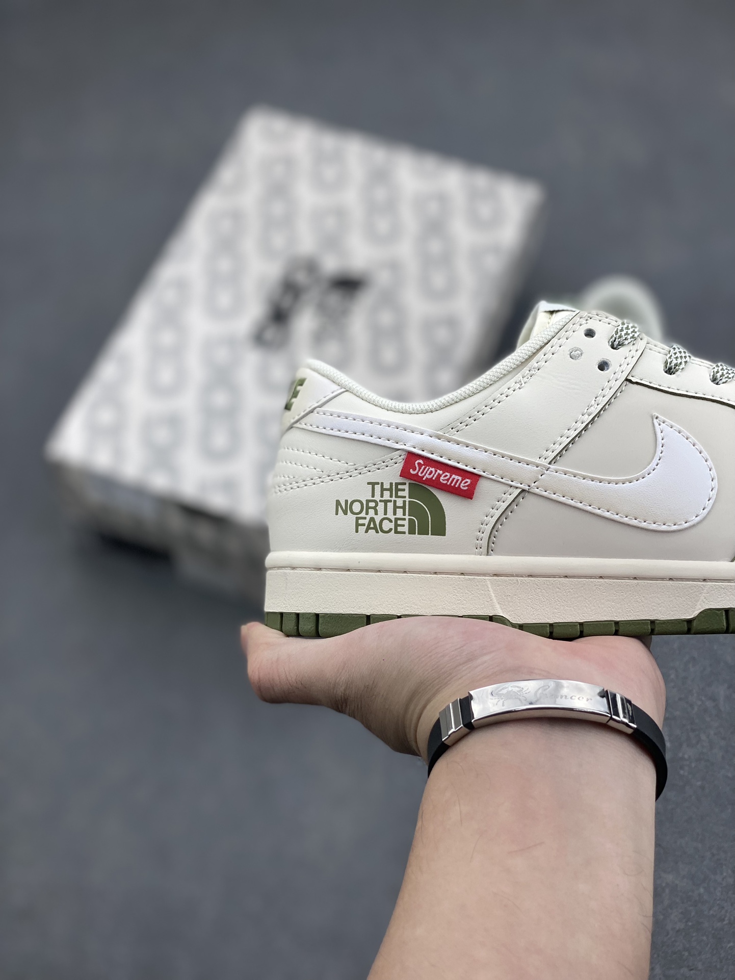 Nike SB Dunk Low Supreme The North Face Collab Sneakers - Limited Edition 6 i1728674117 3756 2