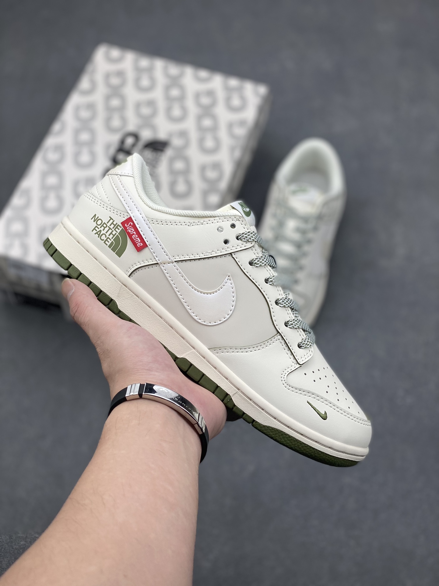 Nike SB Dunk Low Supreme The North Face Collab Sneakers - Limited Edition 2 i1728674117 5903 4