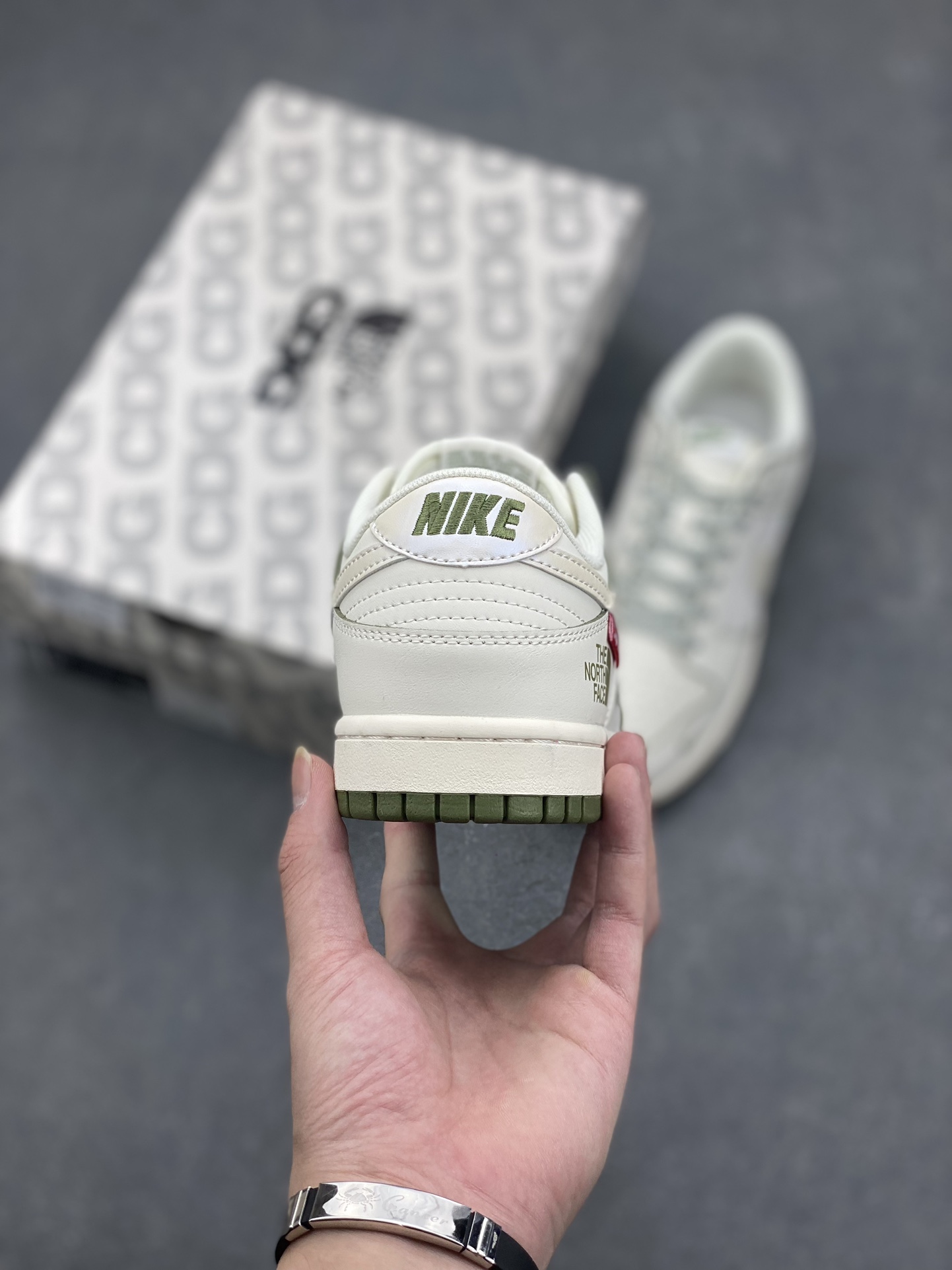Nike SB Dunk Low Supreme The North Face Collab Sneakers - Limited Edition 5 i1728674117 8239 8