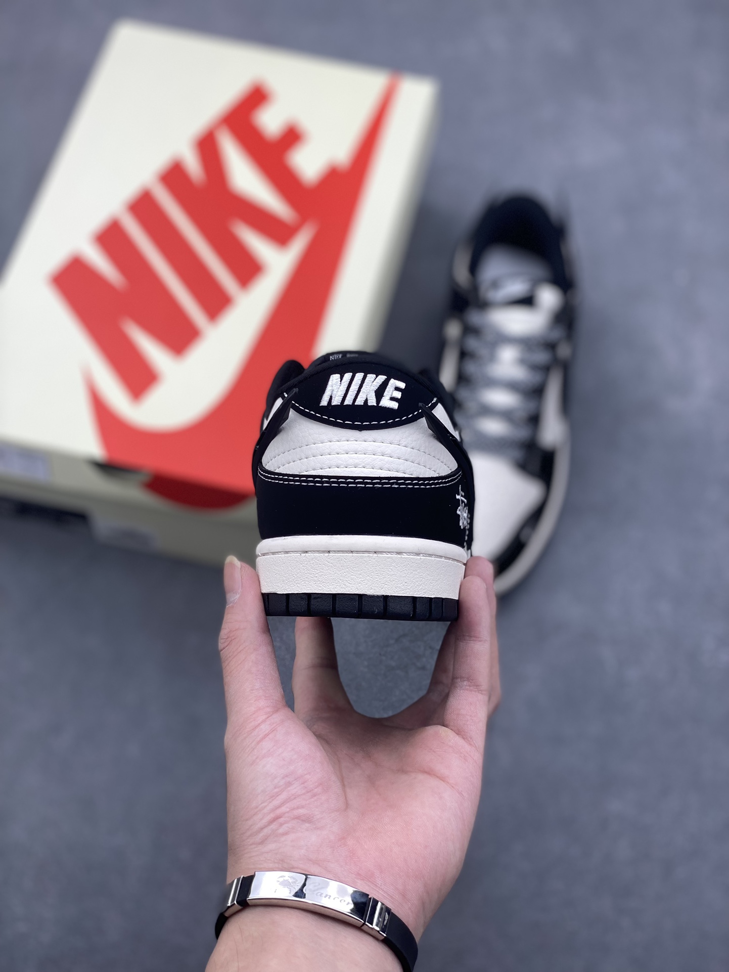 Nike SB Dunk Low x AMBUSH x Stussy - Limited Edition Black Line Sneakers 5 i1728763809 2619 4