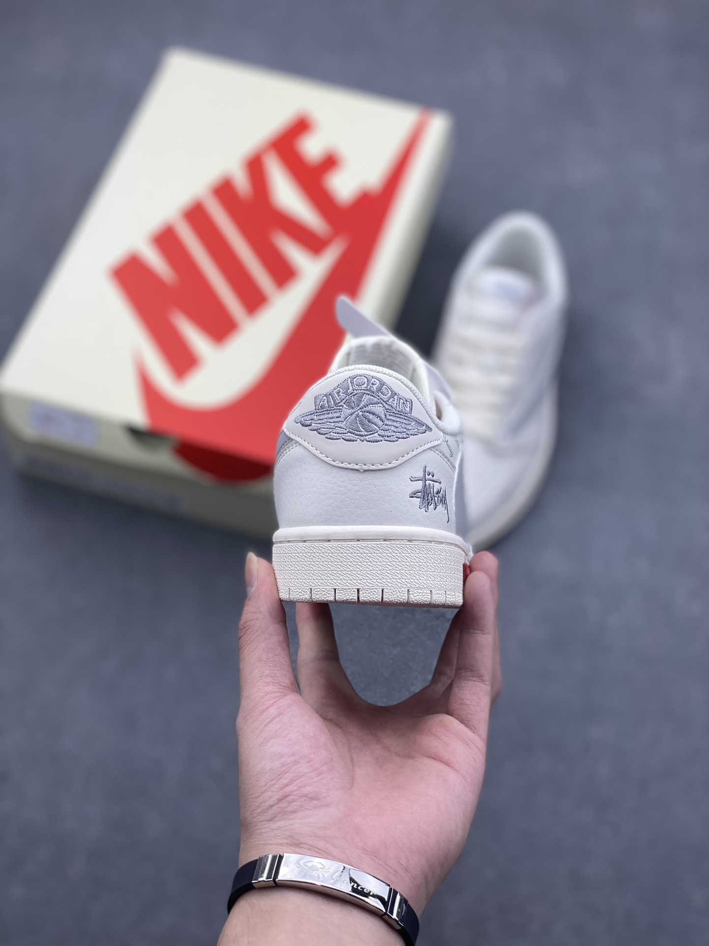 Travis Scott x Fragment Design x Jordan 1 Low OG SP Stussy Collab 5 i1729024419 7574 3