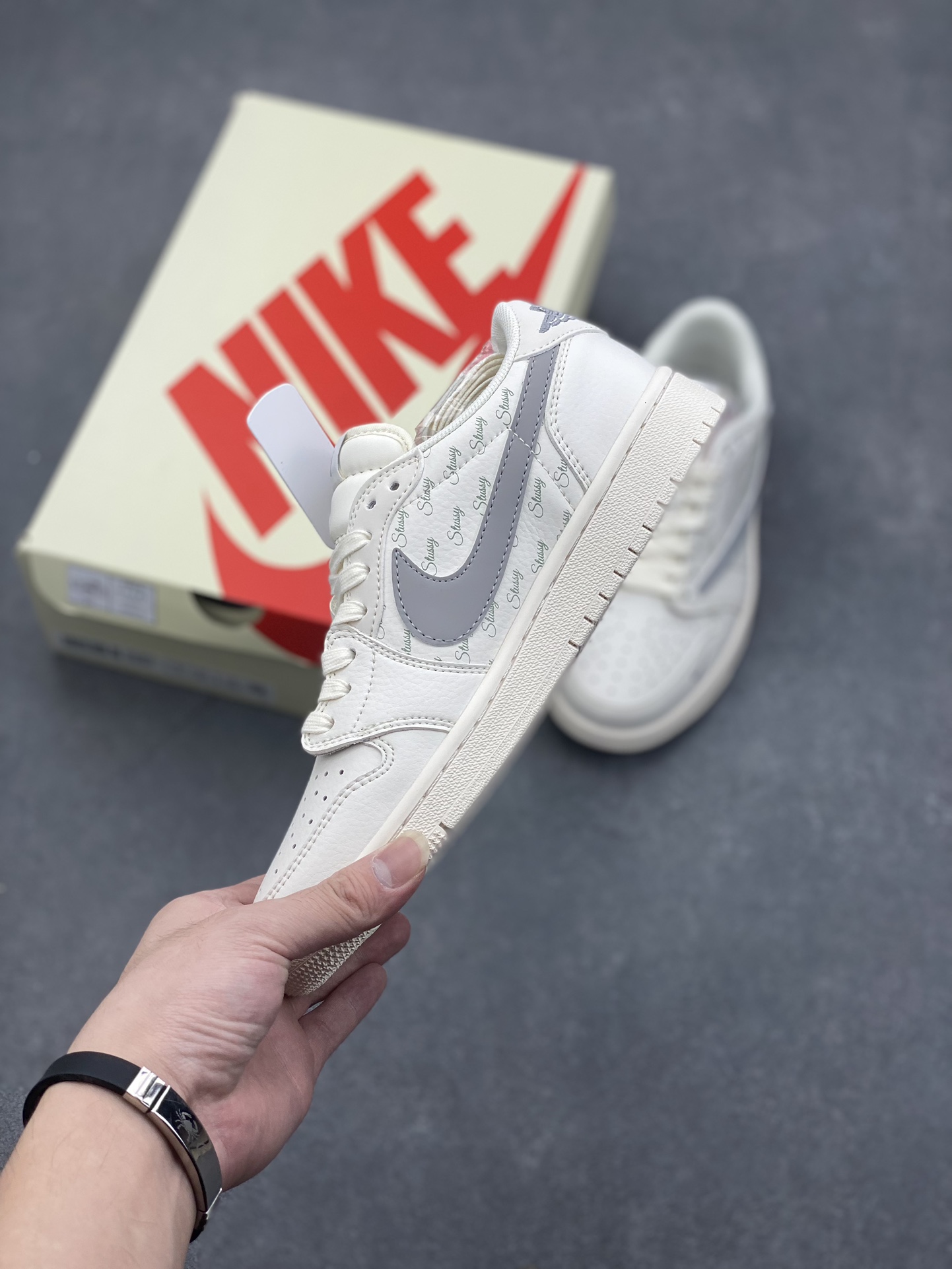 Travis Scott x Fragment Design x Jordan 1 Low OG SP Stussy Collab 4 i1729024419 8894 1