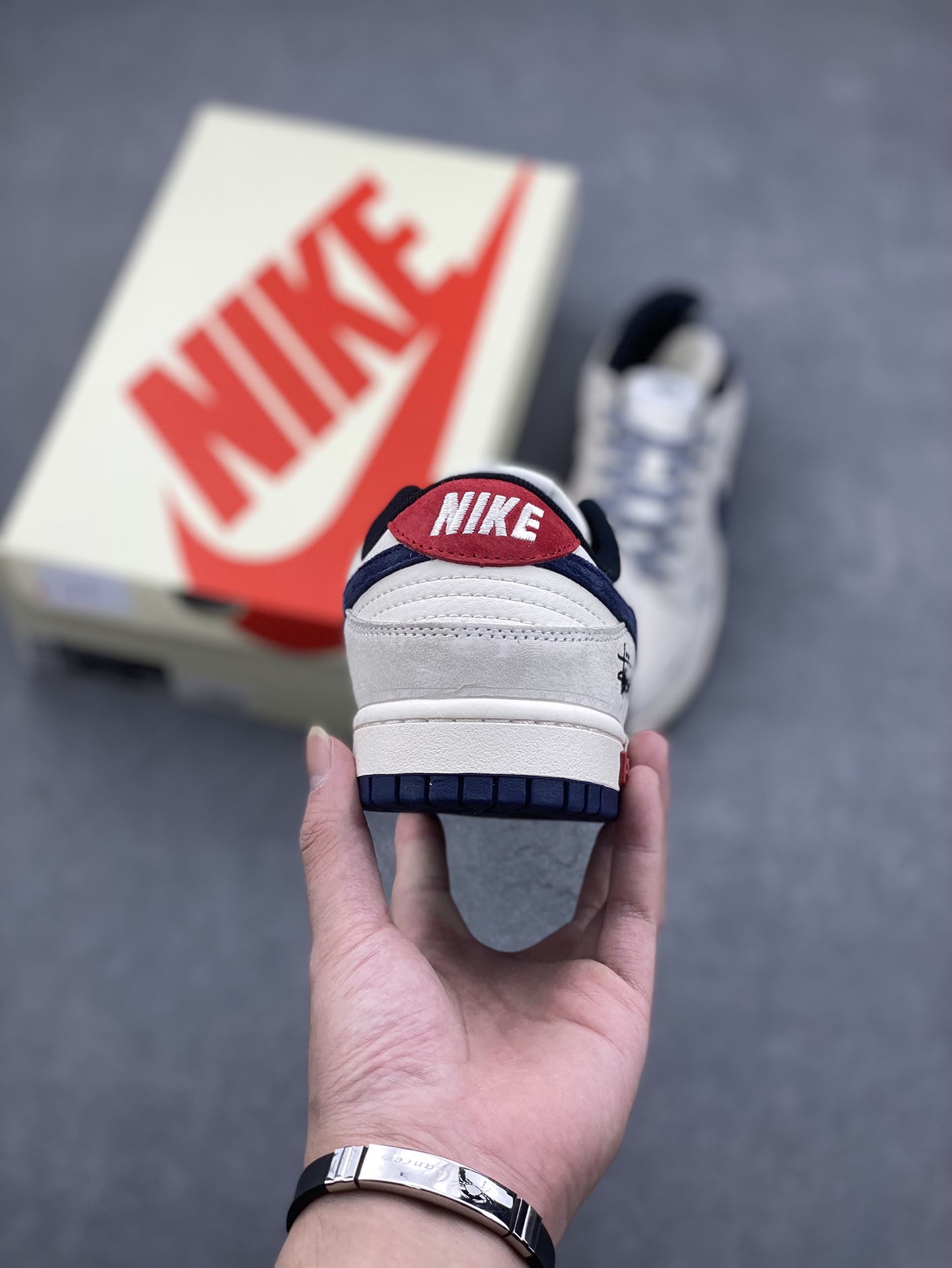 Nike SB Dunk Low Supreme x Stussy Collab - Cream/Navy - Limited Edition 4 i1729106179 4503 8