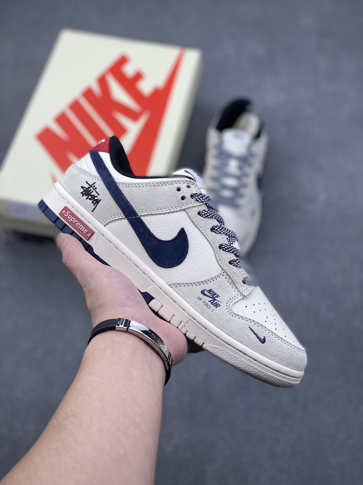 Nike SB Dunk Low Supreme x Stussy Collab - Cream/Navy - Limited Edition 1 i1729106179 5363 5
