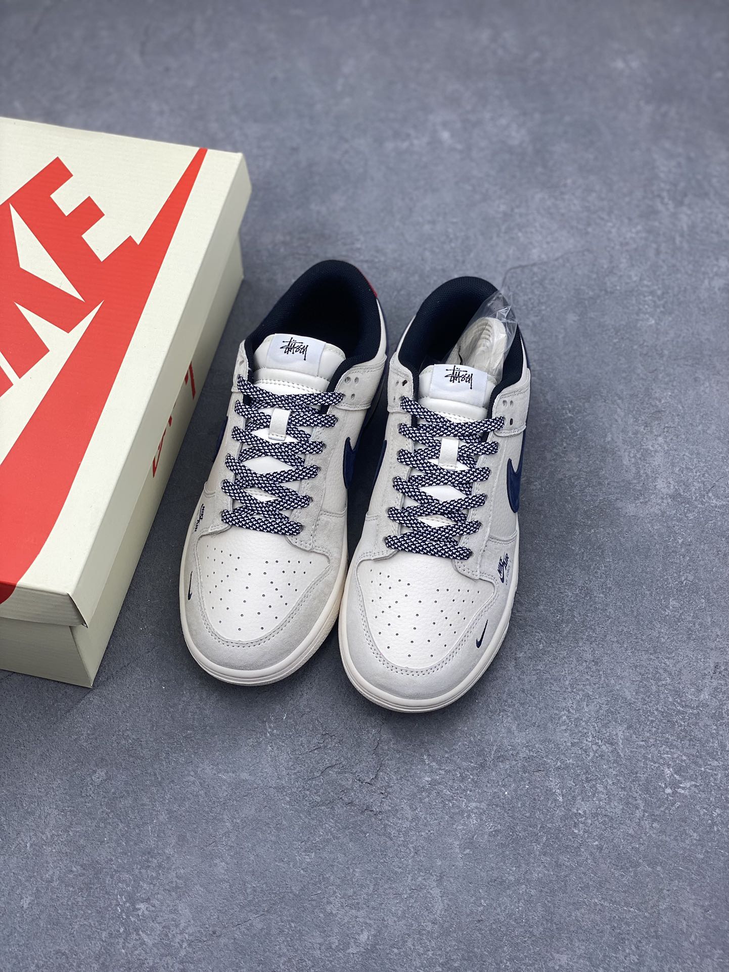 Nike SB Dunk Low Supreme x Stussy Collab - Cream/Navy - Limited Edition 8 i1729106179 6382 6