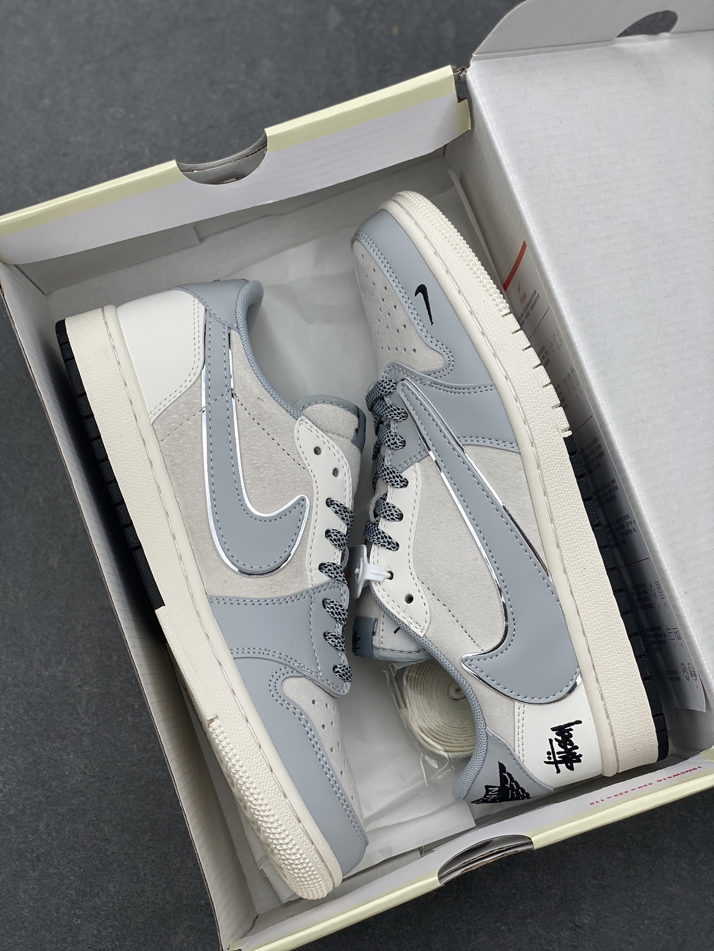 Travis Scott x Fragment Design x Jordan 1 Low OG SP Stussy Collab 10 i1729182206 4514 6