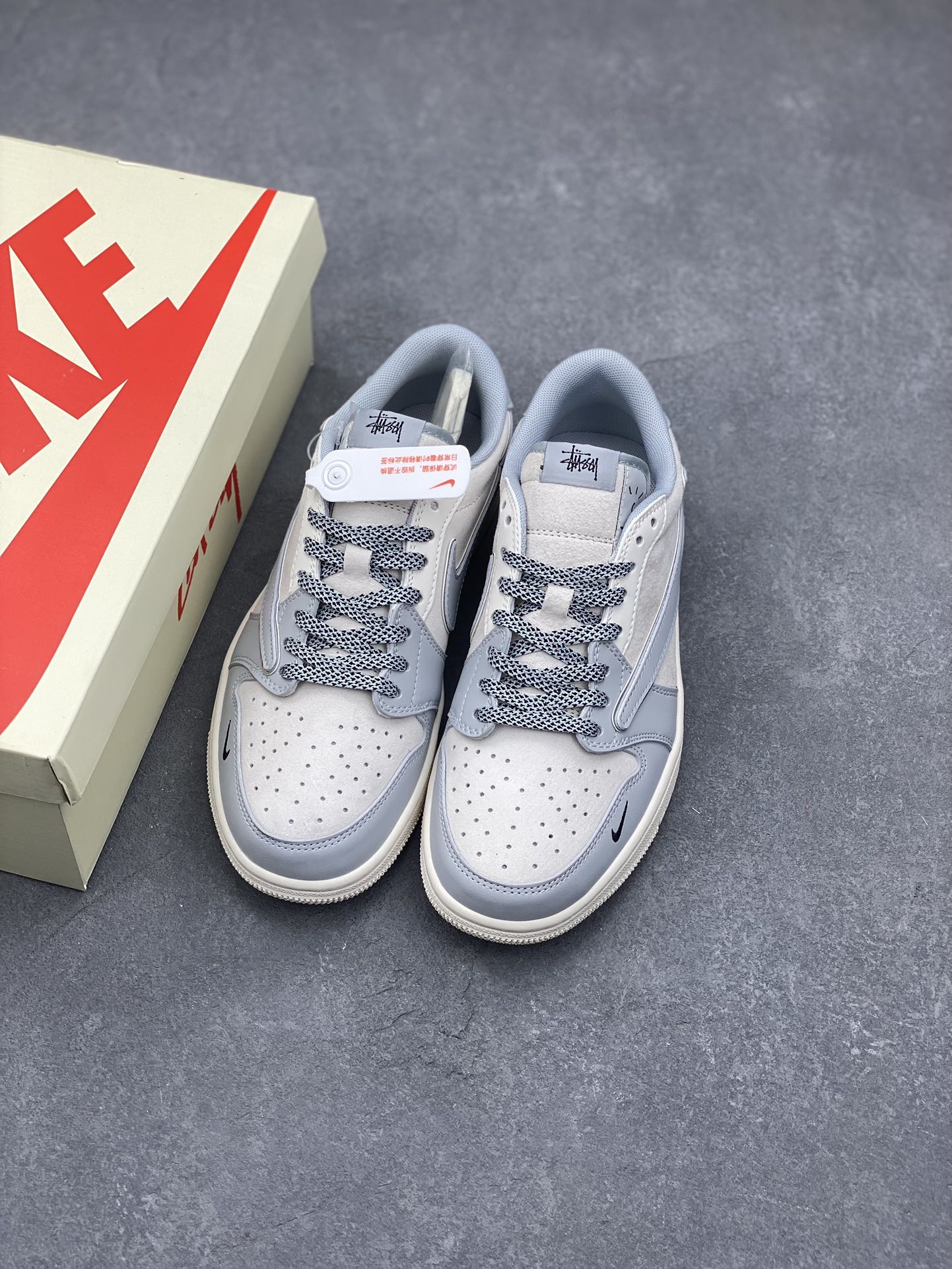 Travis Scott x Fragment Design x Jordan 1 Low OG SP Stussy Collab 9 i1729182206 5709 1