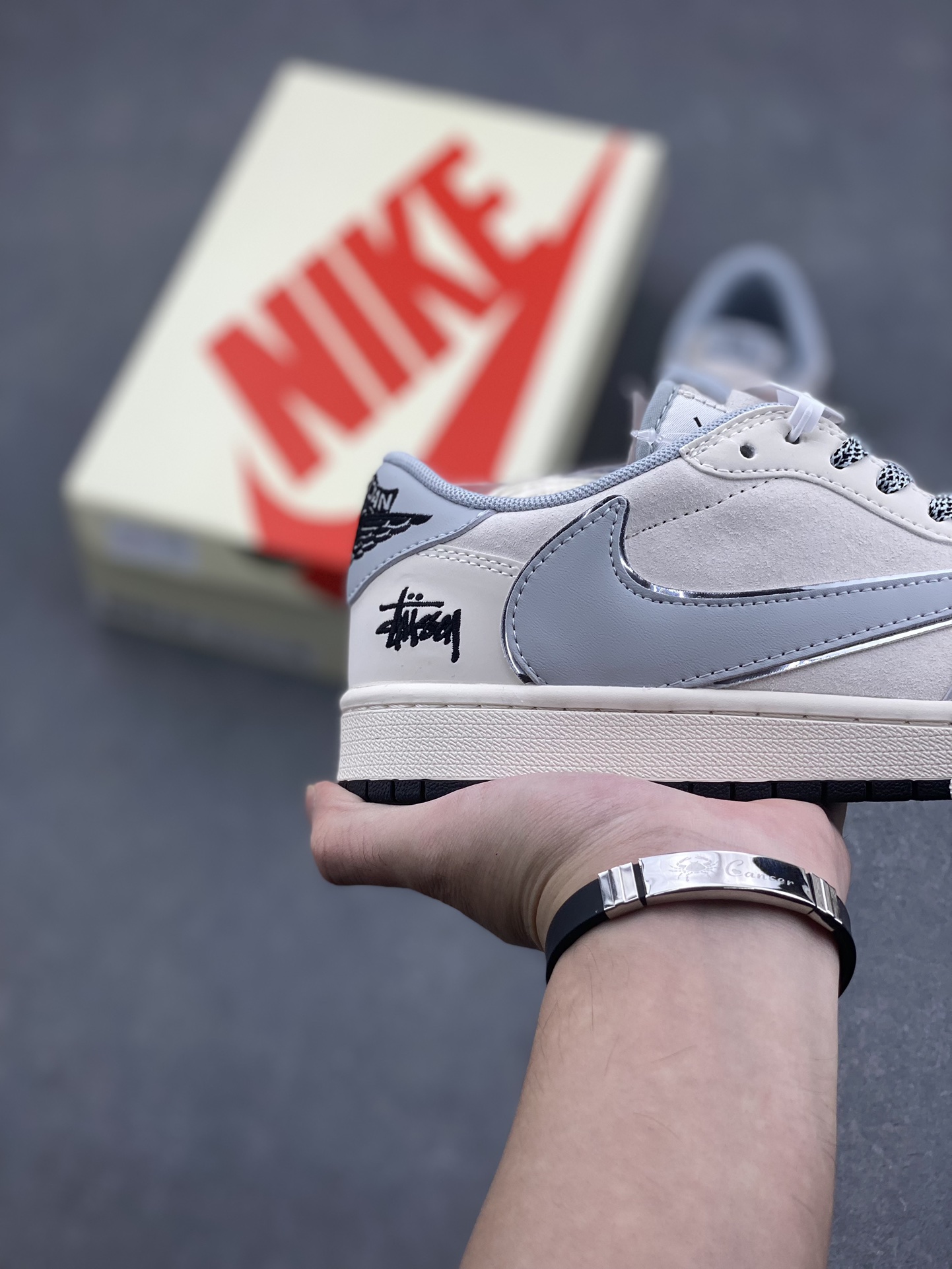 Travis Scott x Fragment Design x Jordan 1 Low OG SP Stussy Collab 6 i1729182206 6859 5