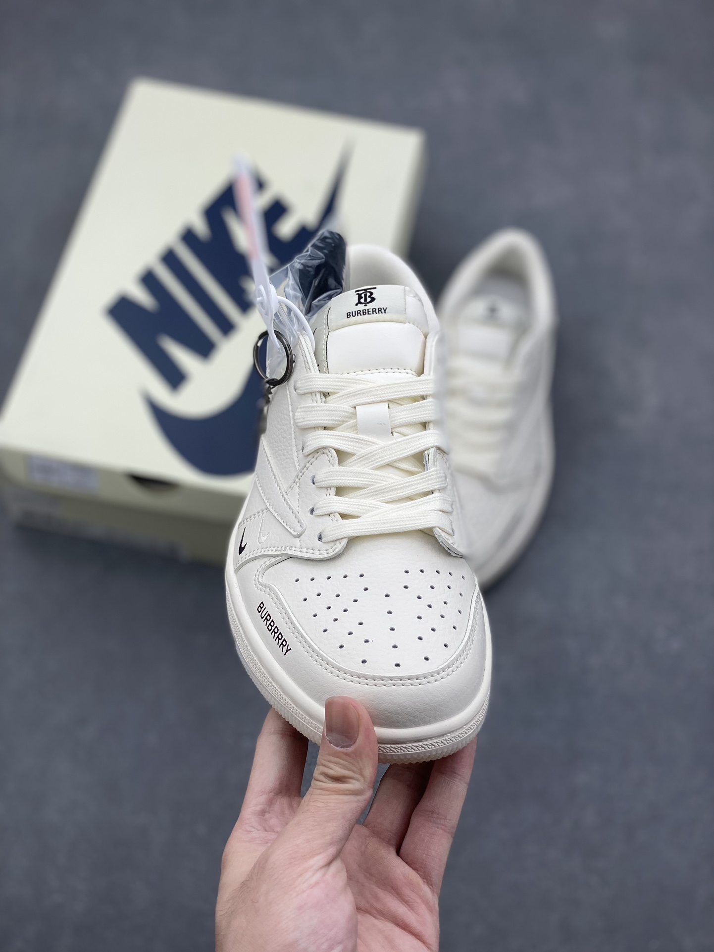 Travis Scott x Fragment Design x Jordan 1 Low OG SP "Burberry" Sneakers 2 i1729355302 1930 2