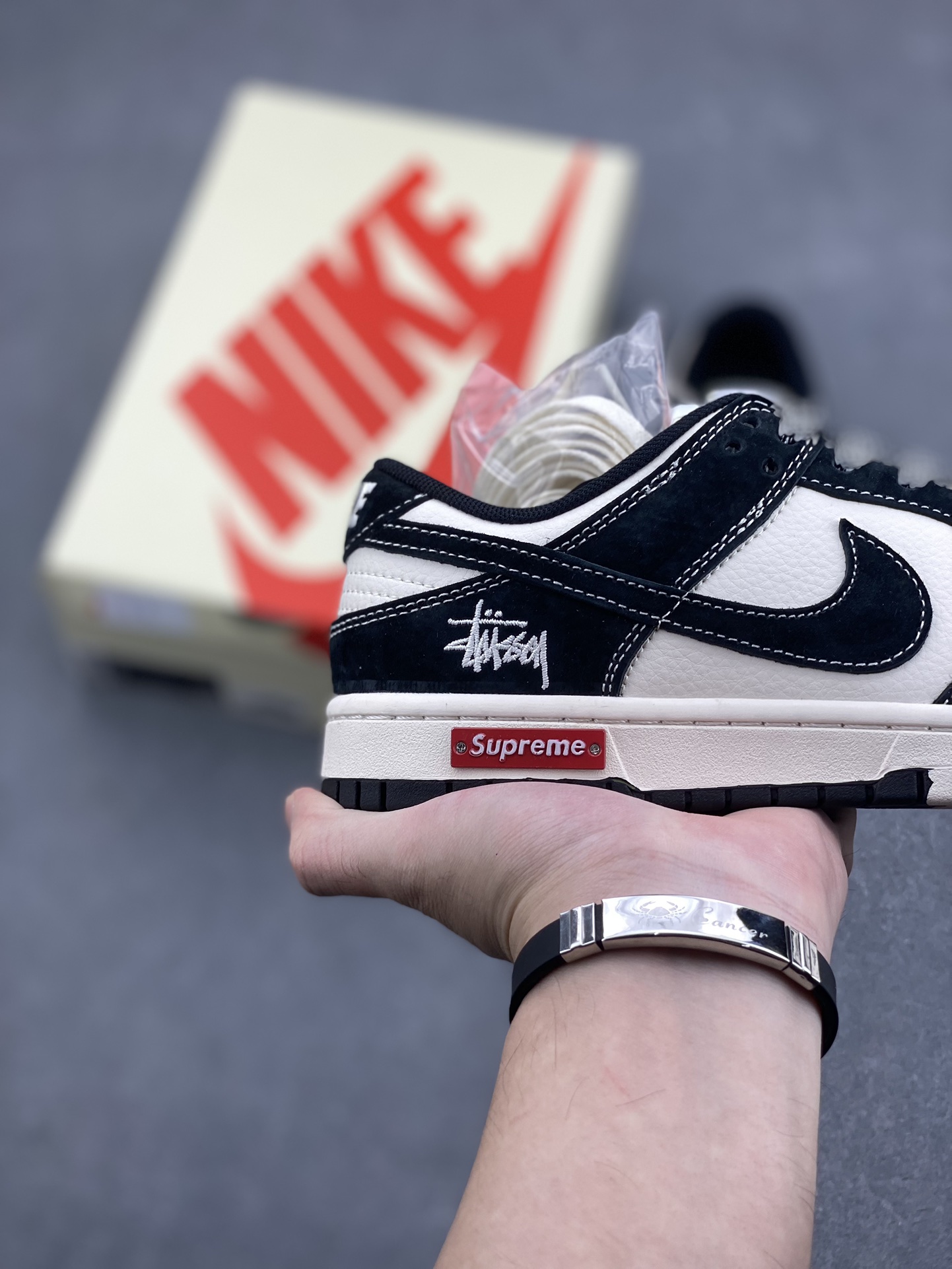 Nike SB Dunk Low Supreme x Stussy Black White Sneakers 6 i1729355575 9451 1