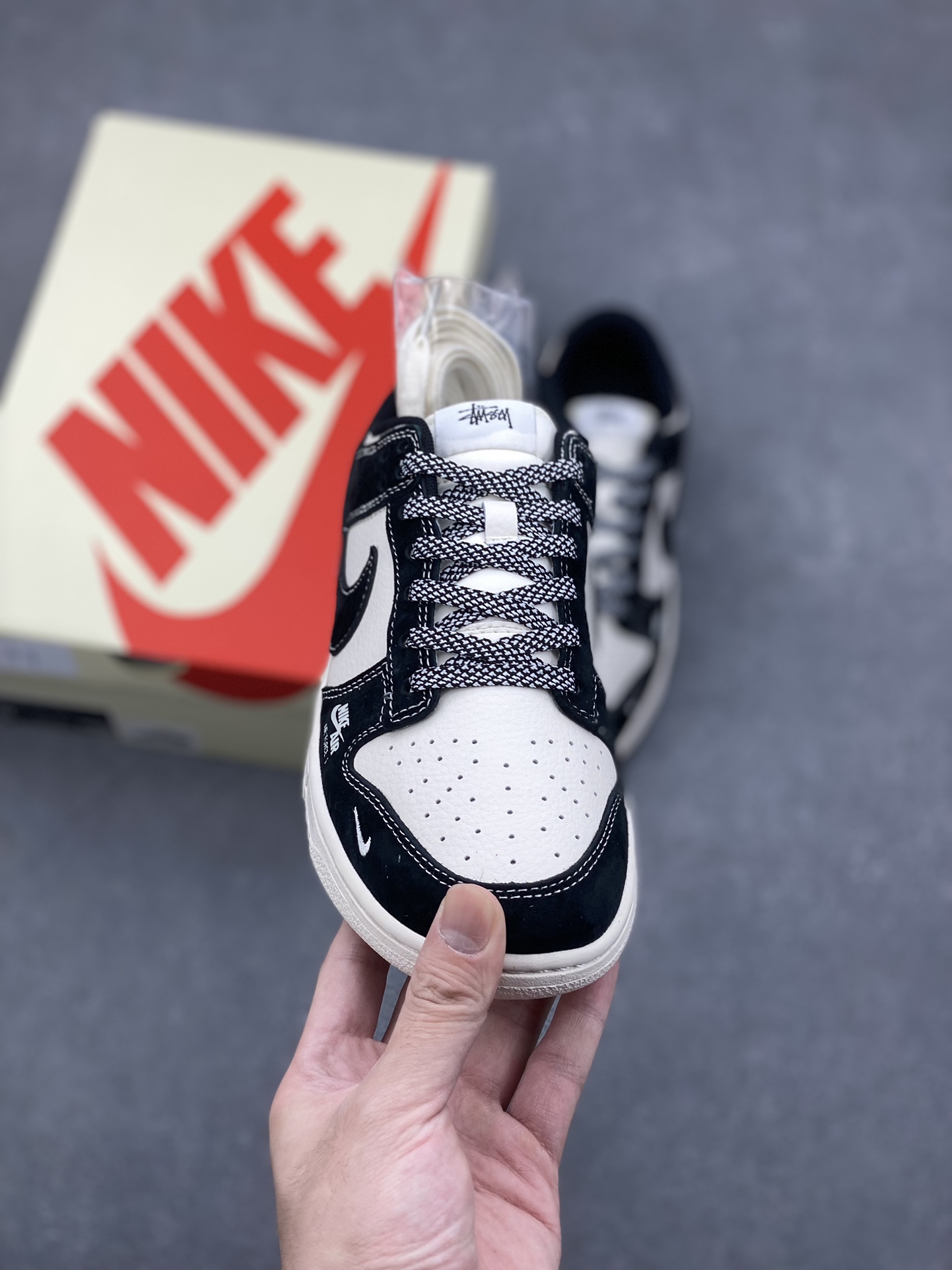 Nike SB Dunk Low Supreme x Stussy Black White Sneakers 3 i1729355576 7070 7