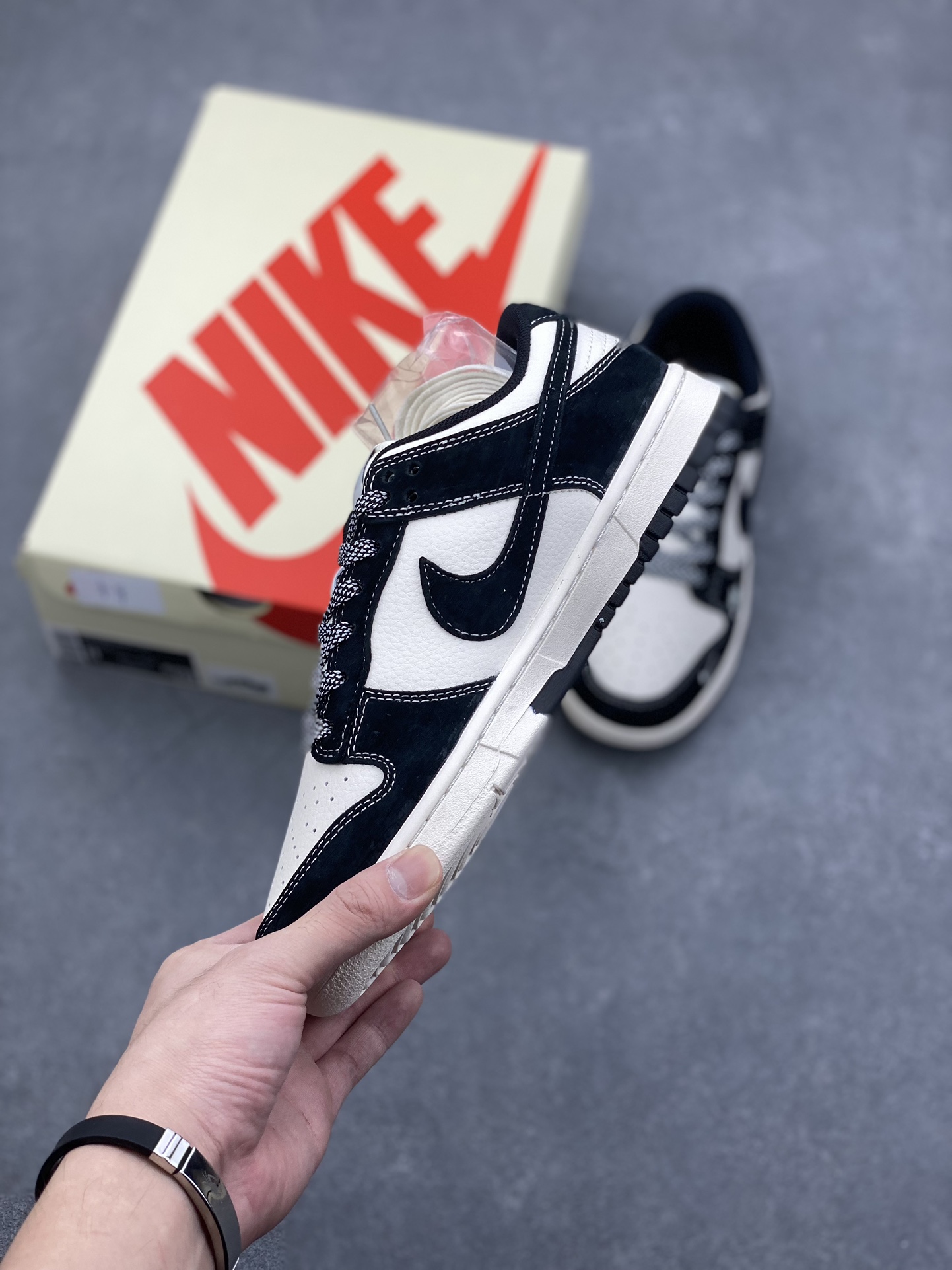 Nike SB Dunk Low Supreme x Stussy Black White Sneakers 4 i1729355576 9953 6