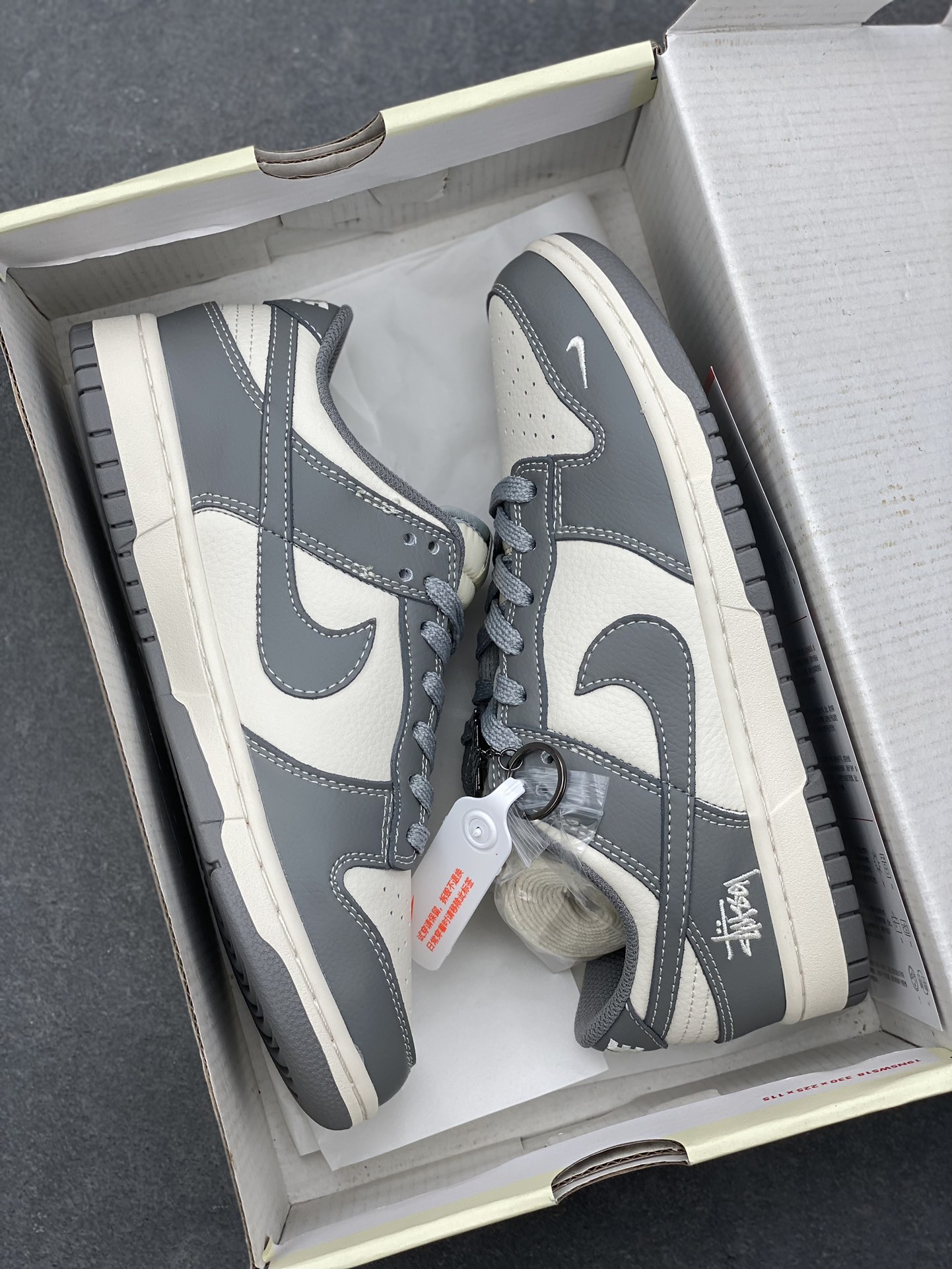 Nike SB Dunk Low Stussy 10 i1729355899 5759 1
