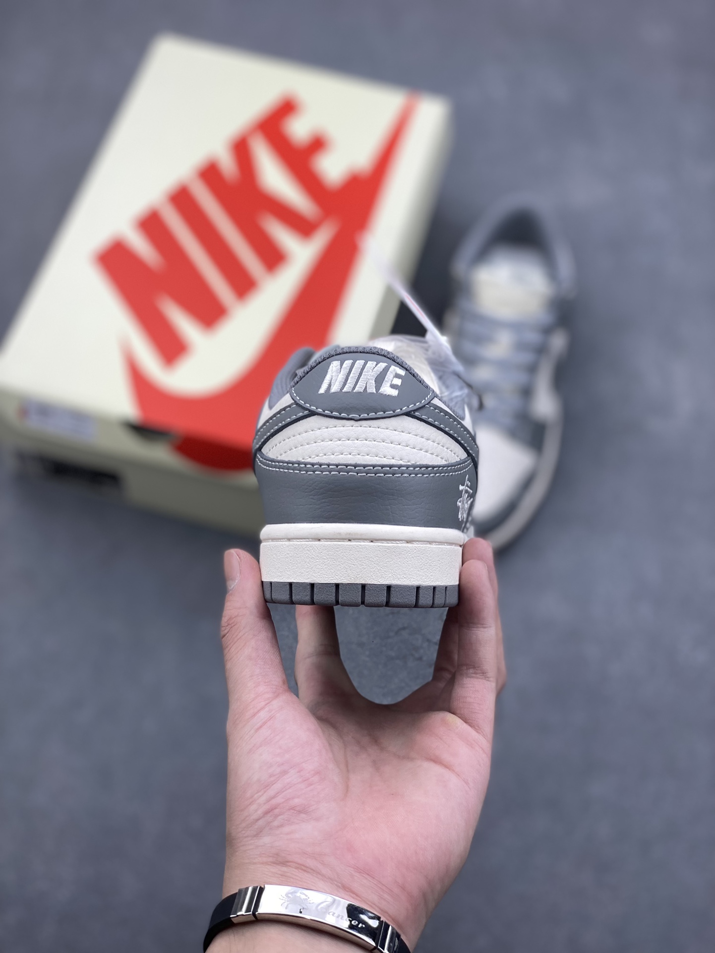 Nike SB Dunk Low Stussy 5 i1729355899 9336 3