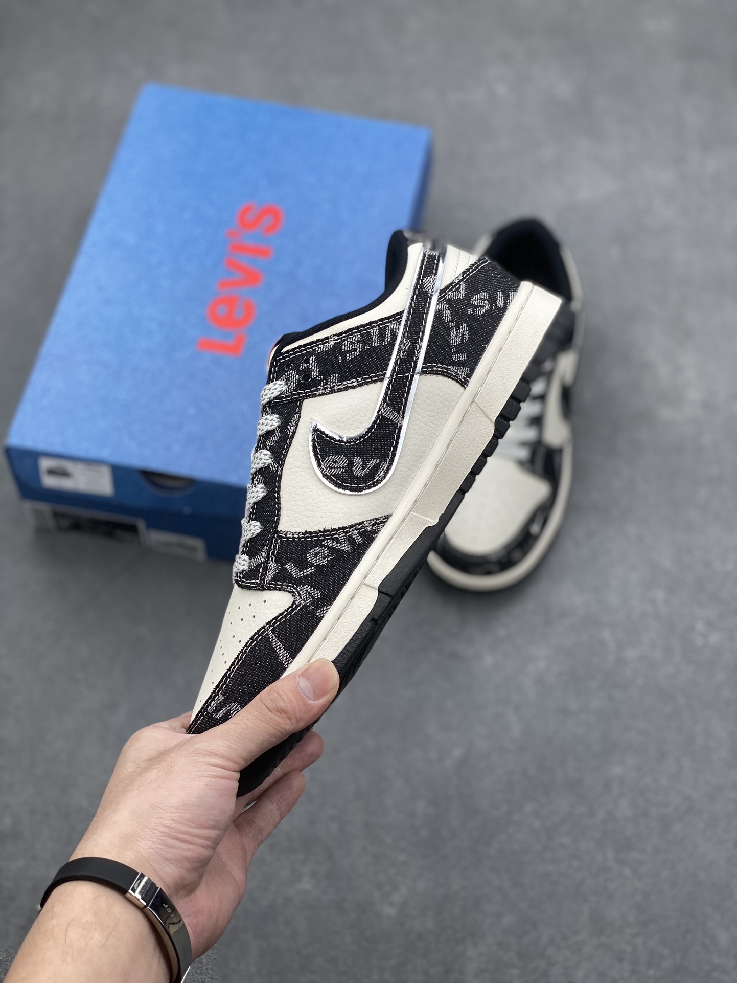 Nike SB Dunk Low Levi's Black Denim Collab Sneakers Custom Casual Shoes 3 i1729455354 8859 7