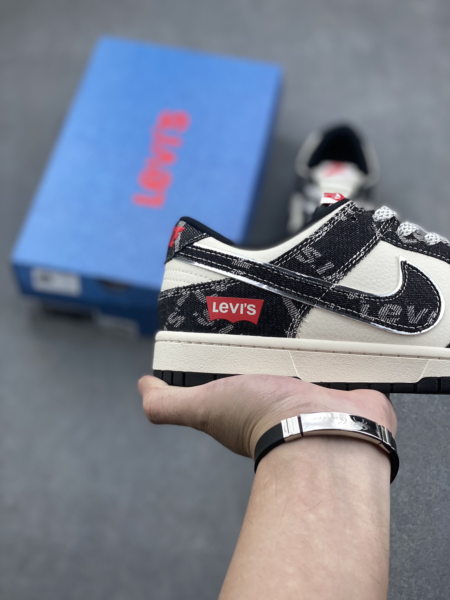 Nike SB Dunk Low Levi's Black Denim Collab Sneakers Custom Casual Shoes 5 i1729455354 9605 6