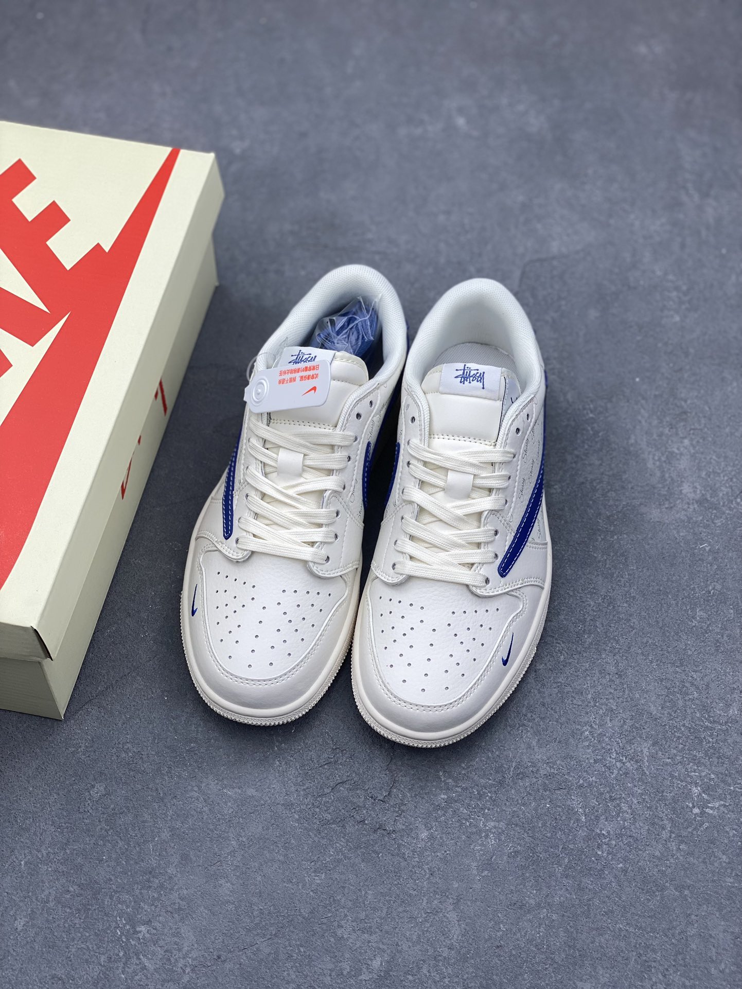 Travis Scott x Fragment Design x Jordan Air Jordan 1 Low OG SP Shoe 9 i1729455453 3858 6