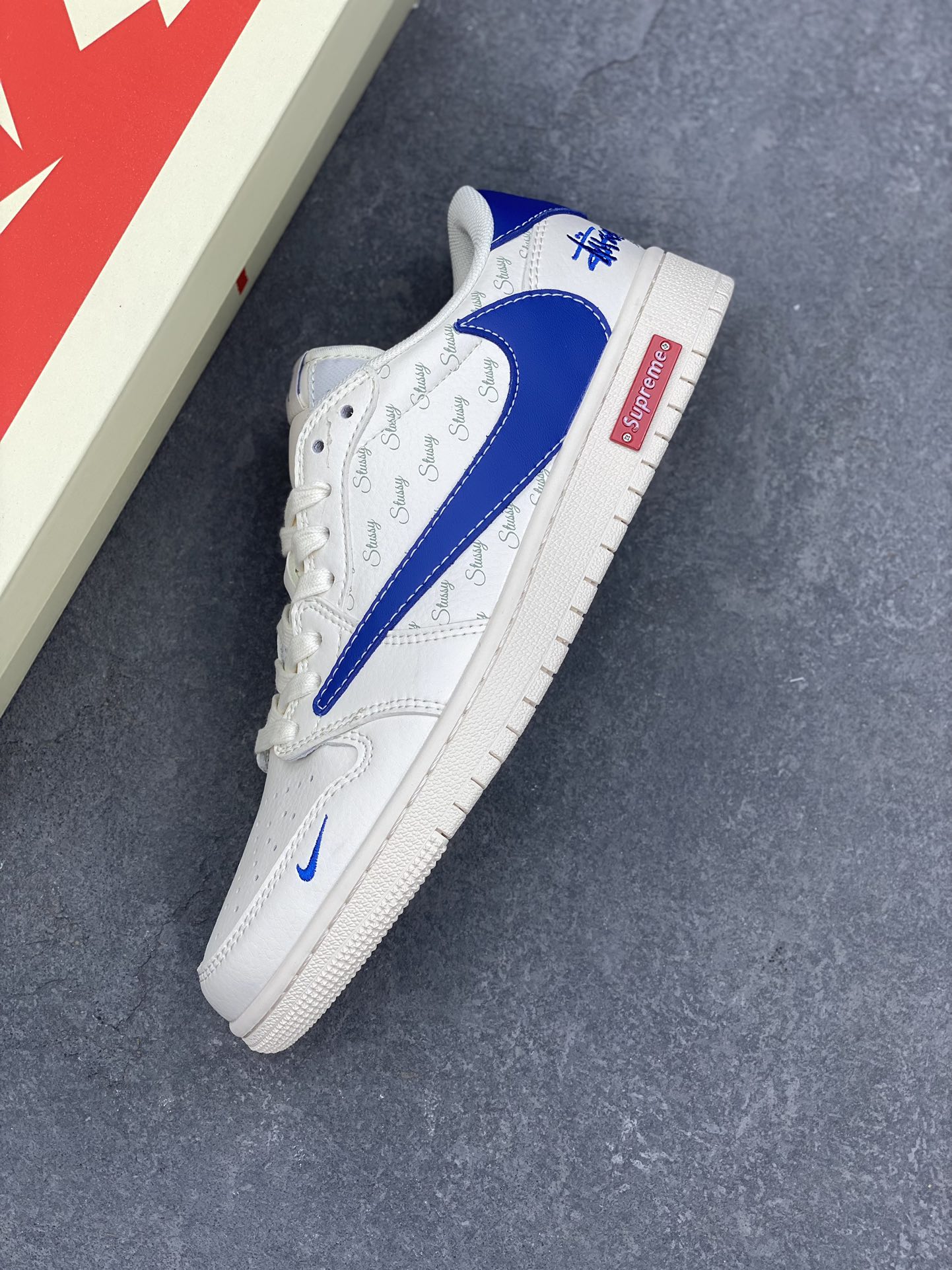 Travis Scott x Fragment Design x Jordan Air Jordan 1 Low OG SP Shoe 8 i1729455453 7303 7