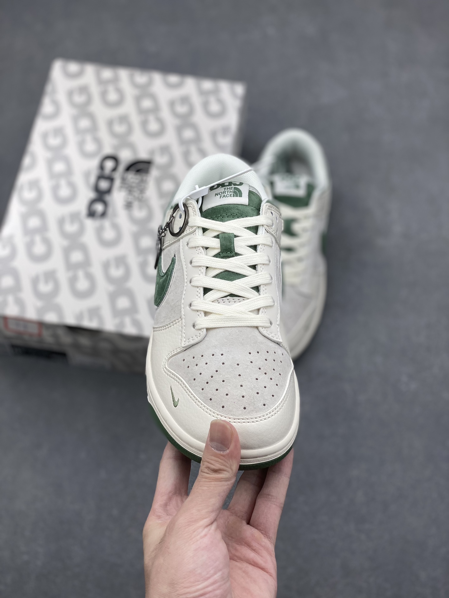 Nike SB Dunk Low The North Face Custom Casual Sneakers - Limited Edition 3 i1729700860 8547 0