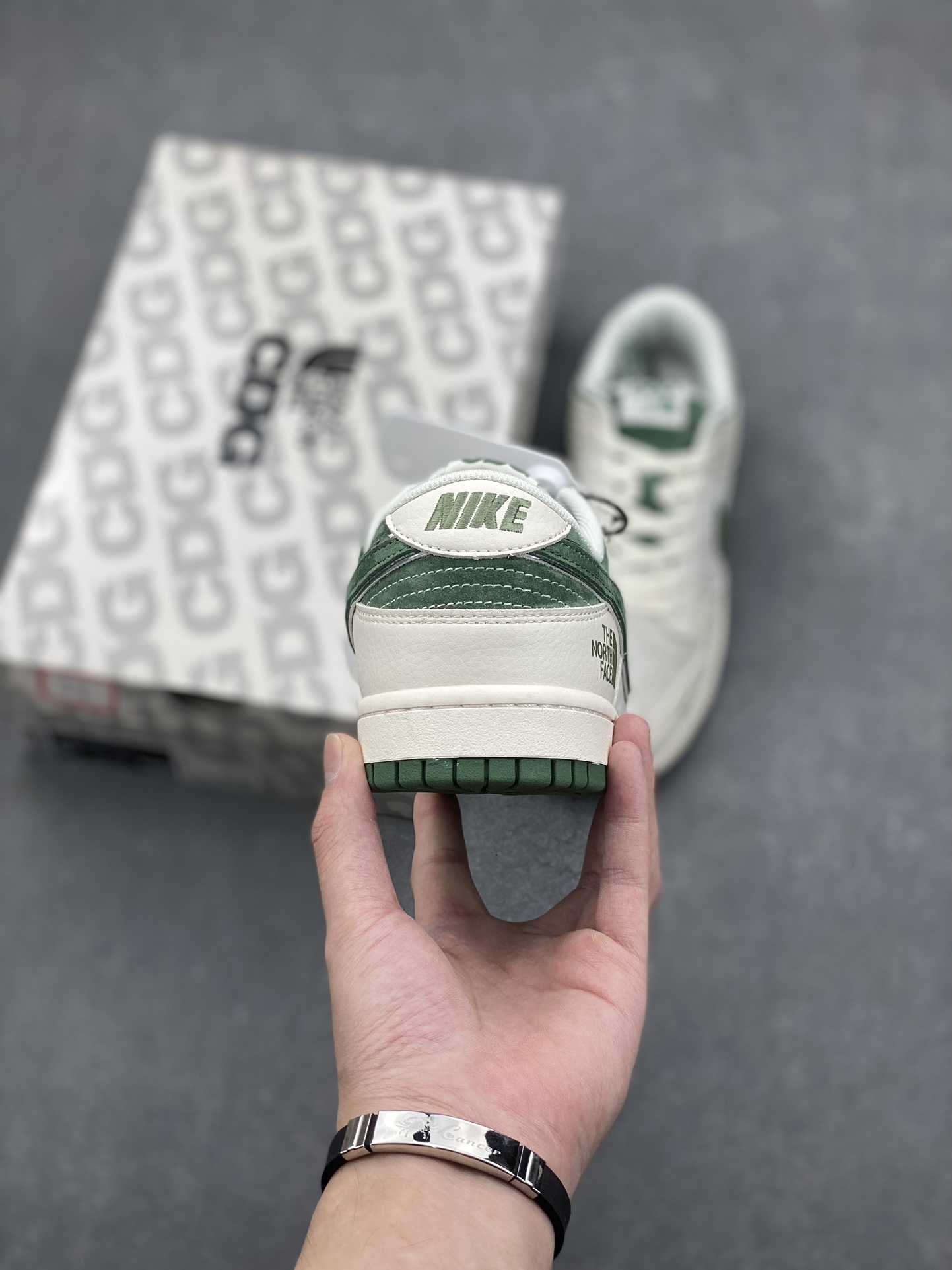 Nike SB Dunk Low The North Face Custom Casual Sneakers - Limited Edition 5 i1729700861 4345 5